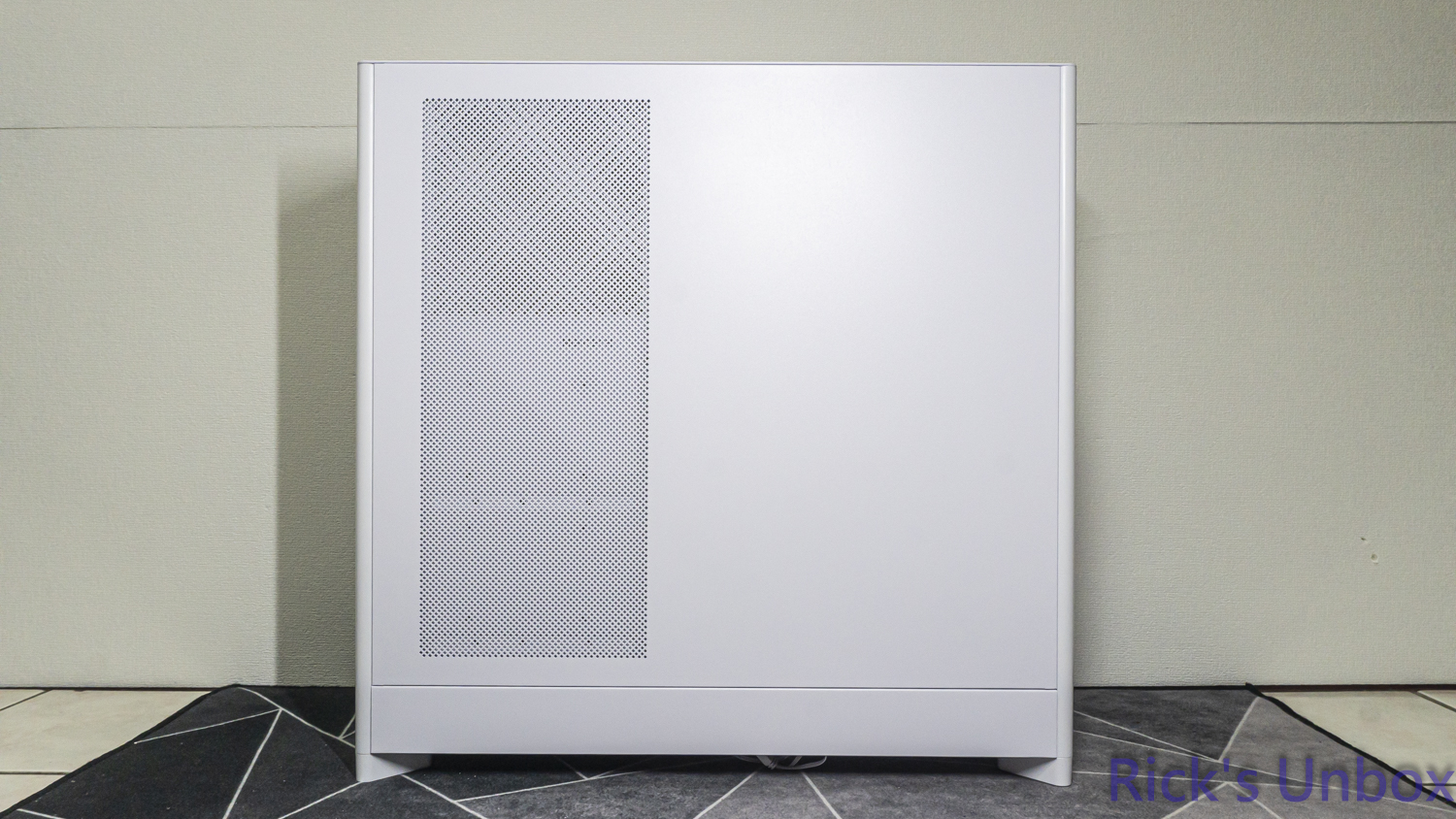 【開箱】可上下顛倒展示的機殼 | MONTECH HS01 PRO WHITE4896|小老婆汽機車資訊網