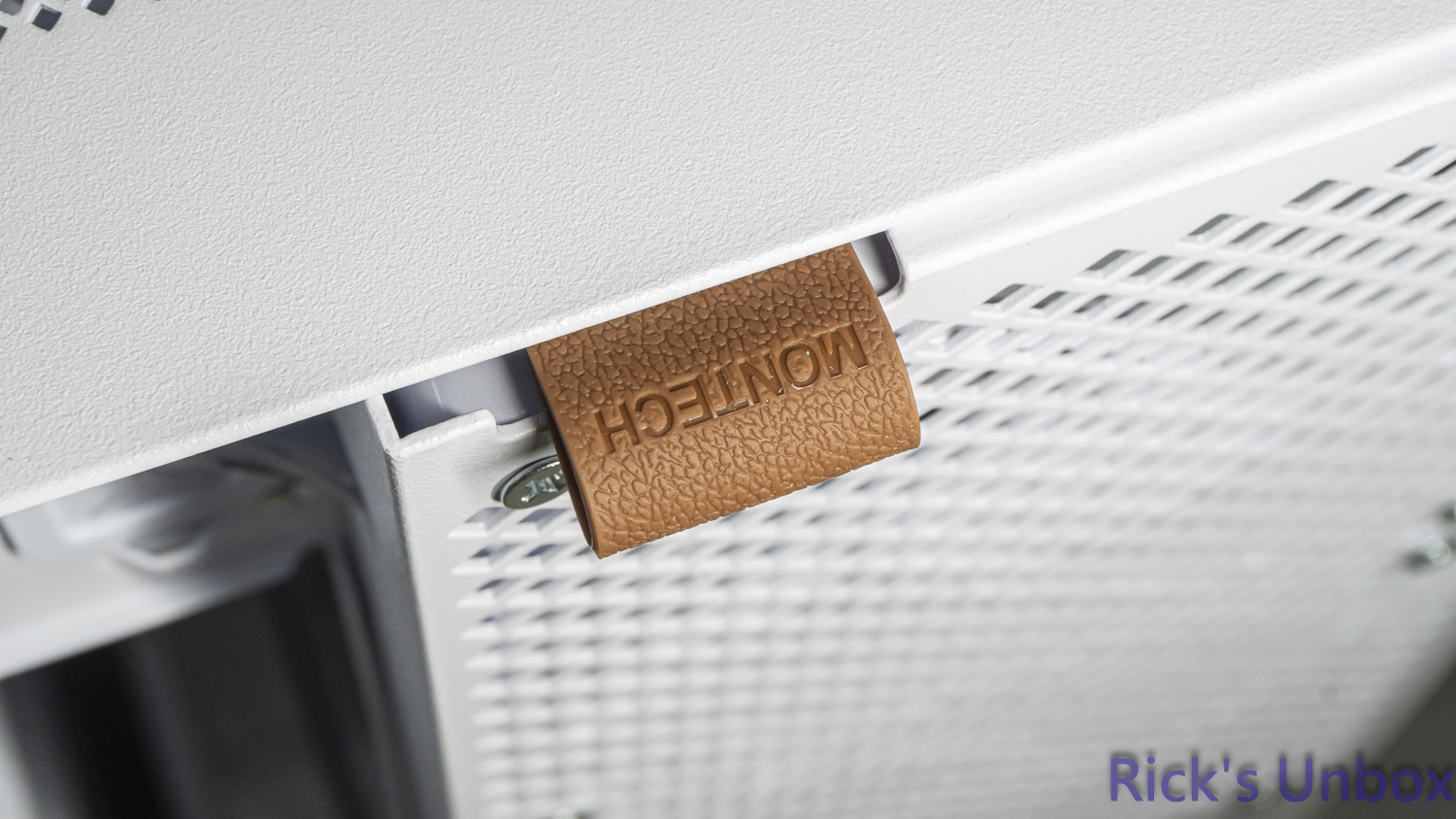 【開箱】可上下顛倒展示的機殼 | MONTECH HS01 PRO WHITE2580|小老婆汽機車資訊網