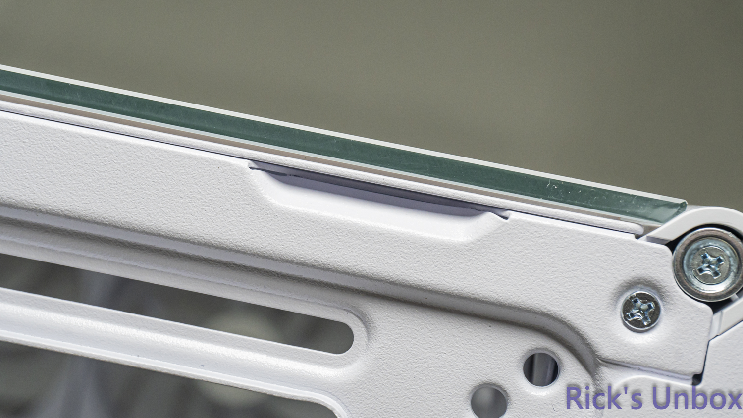 【開箱】可上下顛倒展示的機殼 | MONTECH HS01 PRO WHITE894|小老婆汽機車資訊網