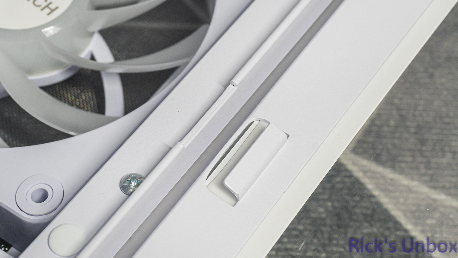 【開箱】可上下顛倒展示的機殼 | MONTECH HS01 PRO WHITE8641|小老婆汽機車資訊網