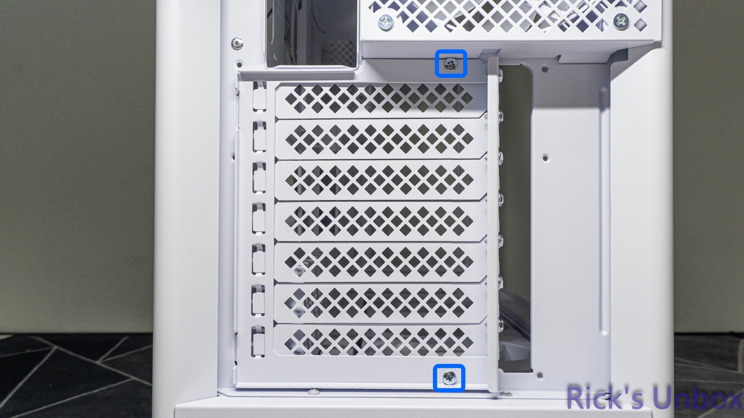 【開箱】可上下顛倒展示的機殼 | MONTECH HS01 PRO WHITE4098|小老婆汽機車資訊網