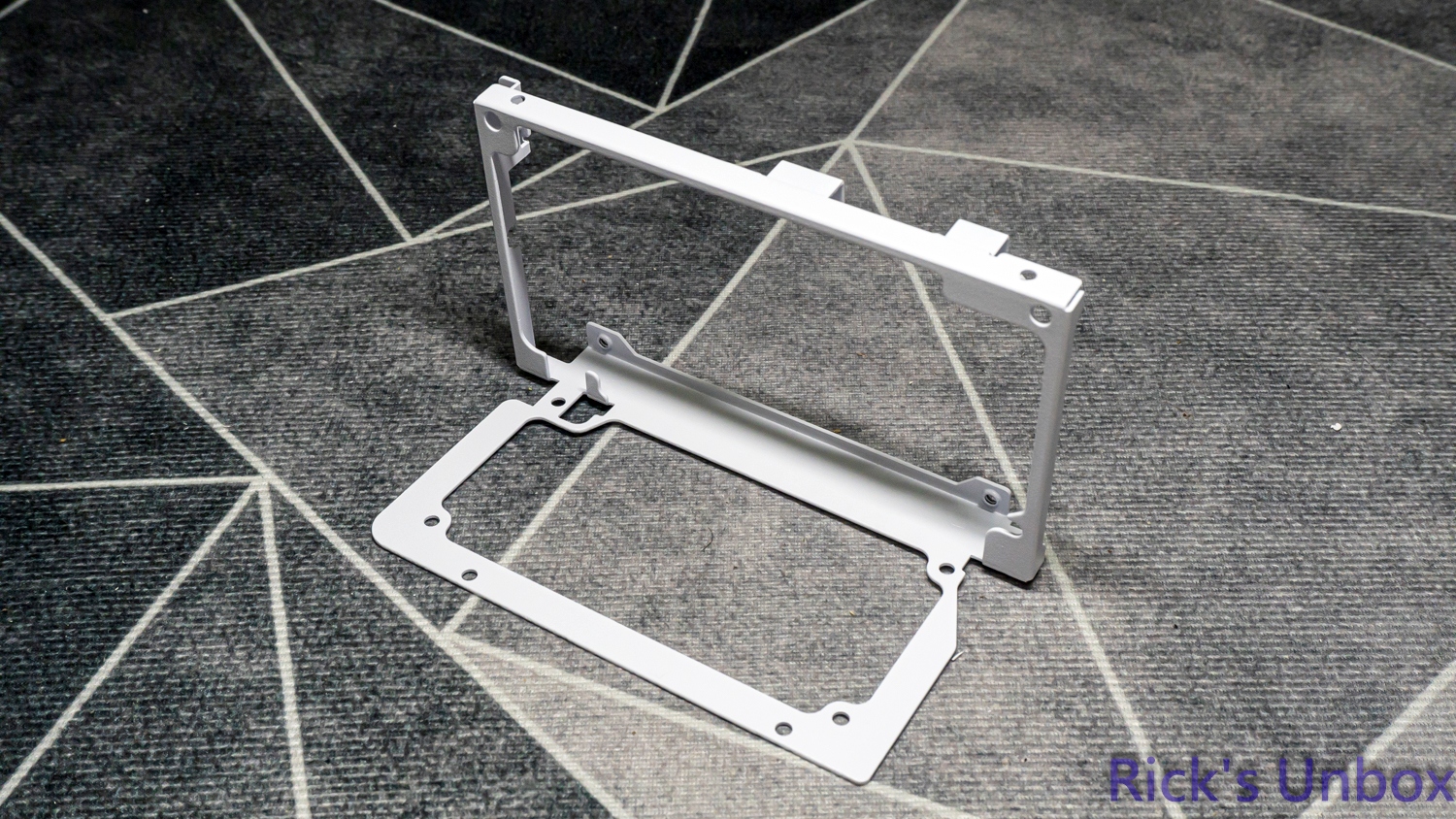 【開箱】可上下顛倒展示的機殼 | MONTECH HS01 PRO WHITE5142|小老婆汽機車資訊網