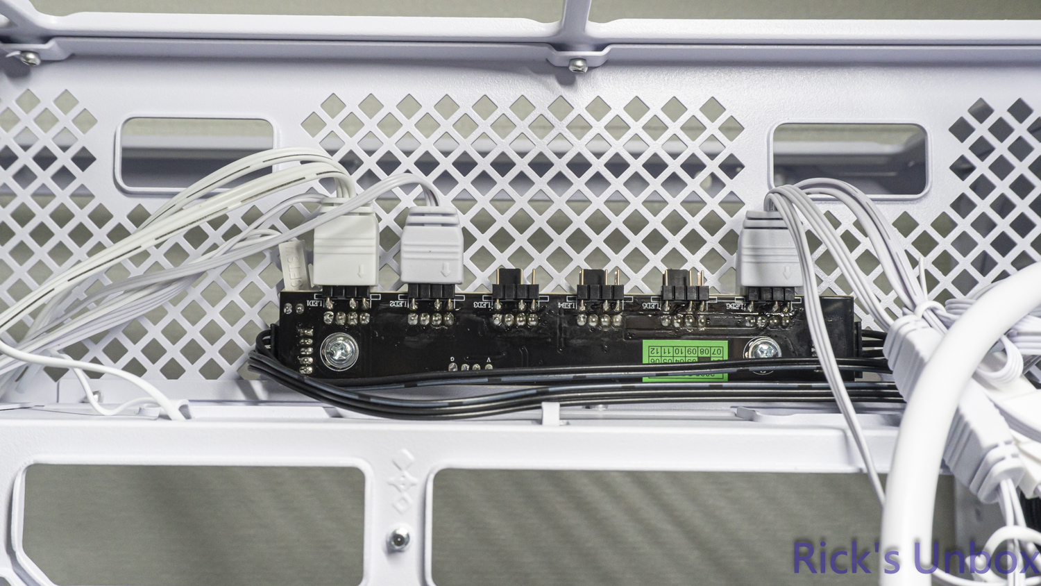 【開箱】可上下顛倒展示的機殼 | MONTECH HS01 PRO WHITE5932|小老婆汽機車資訊網