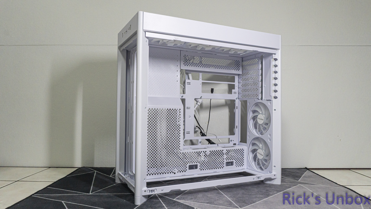 【開箱】可上下顛倒展示的機殼 | MONTECH HS01 PRO WHITE5817|小老婆汽機車資訊網