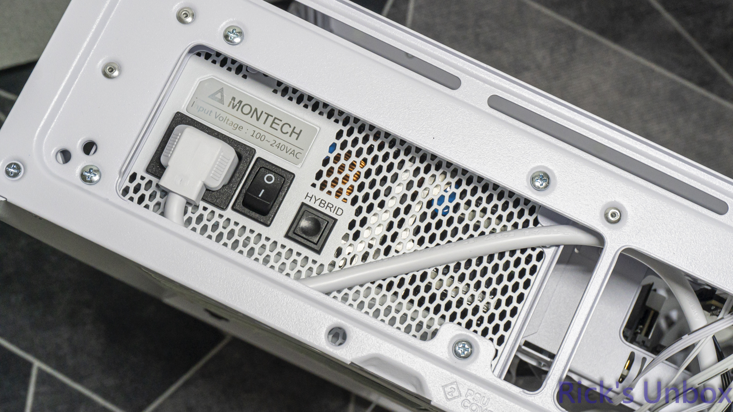 【開箱】可上下顛倒展示的機殼 | MONTECH HS01 PRO WHITE8604|小老婆汽機車資訊網