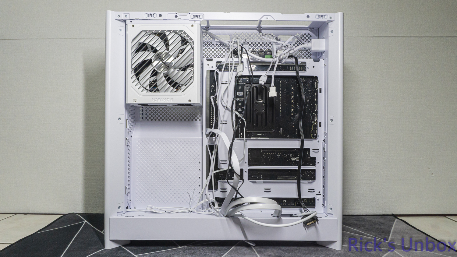 【開箱】可上下顛倒展示的機殼 | MONTECH HS01 PRO WHITE6704|小老婆汽機車資訊網