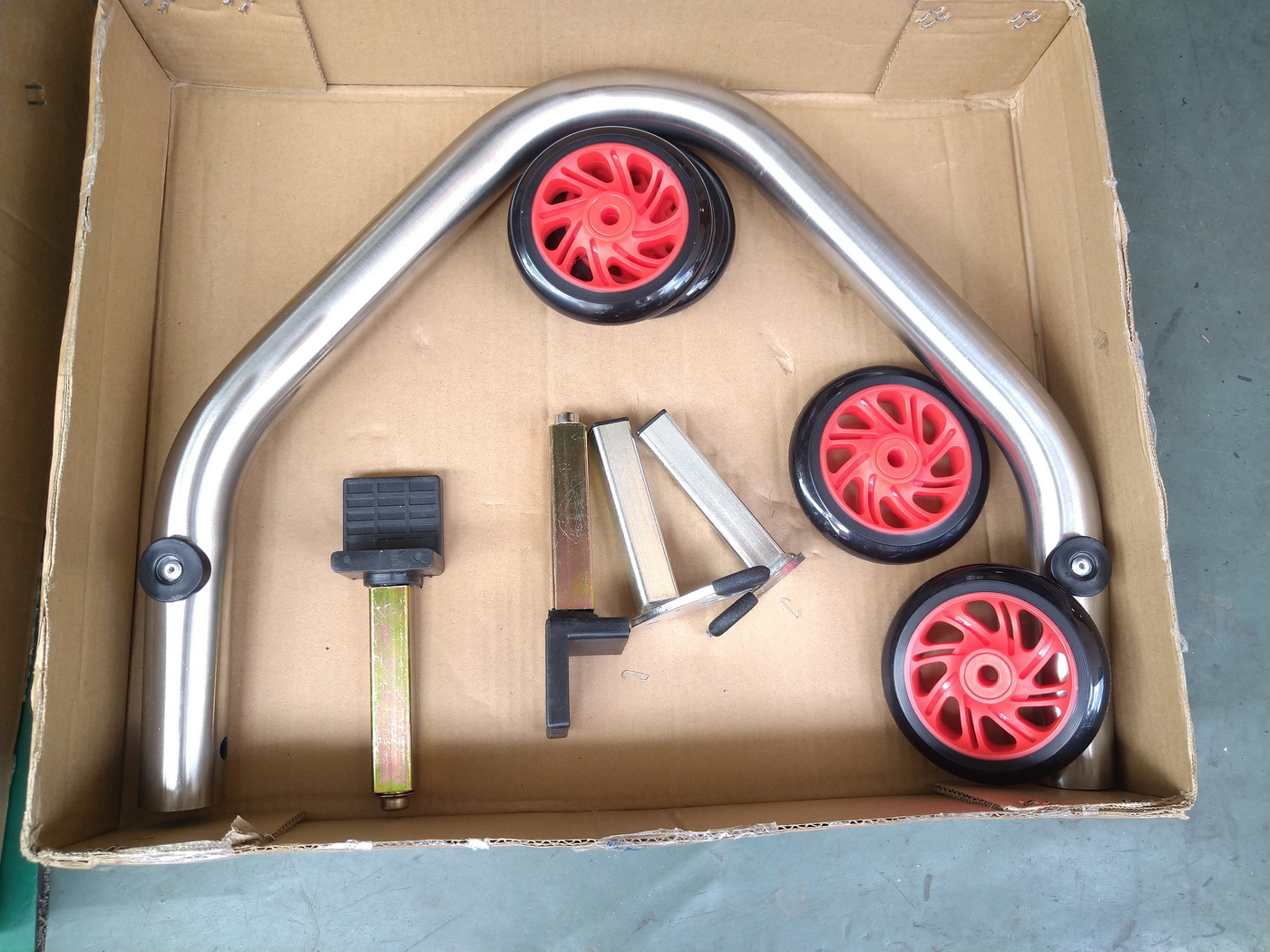 開箱新買的駐車架及手動升降台，讓修車更便利997|小老婆汽機車資訊網