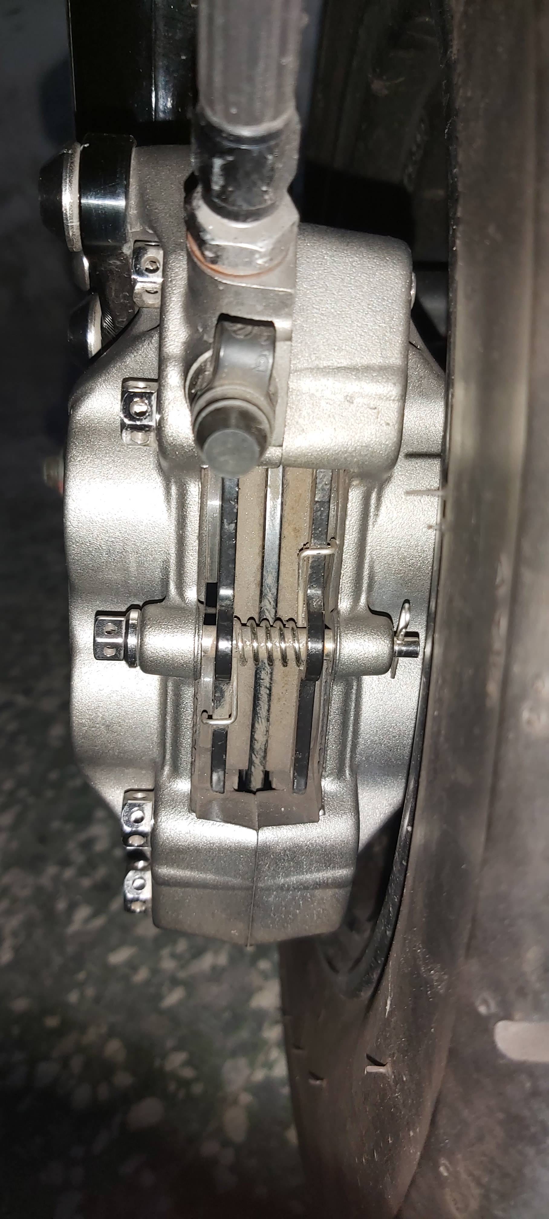 對4卡鉗置中問題?(已解決)7413|小老婆汽機車資訊網