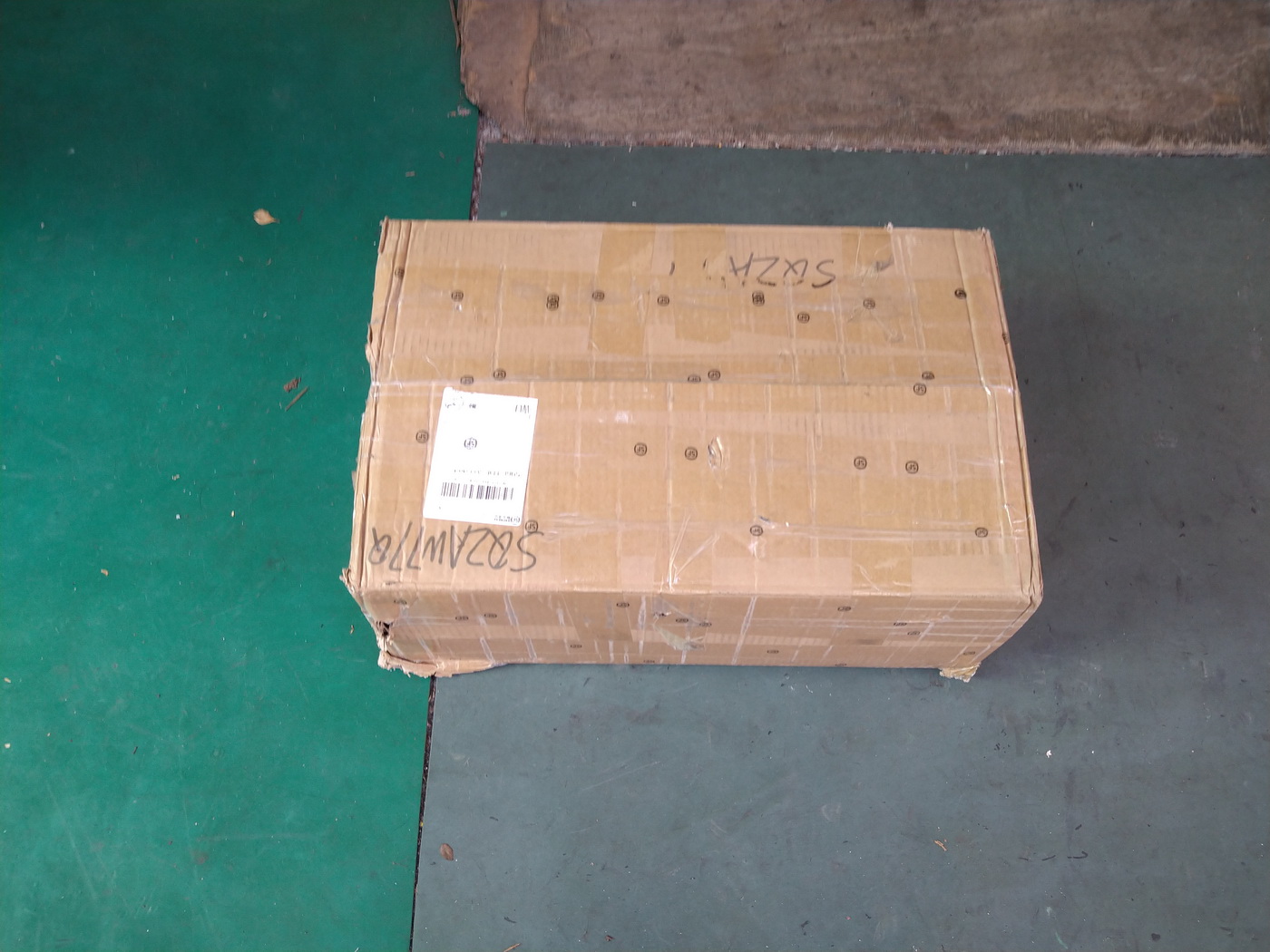 開箱新買的駐車架及手動升降台，讓修車更便利9044|小老婆汽機車資訊網