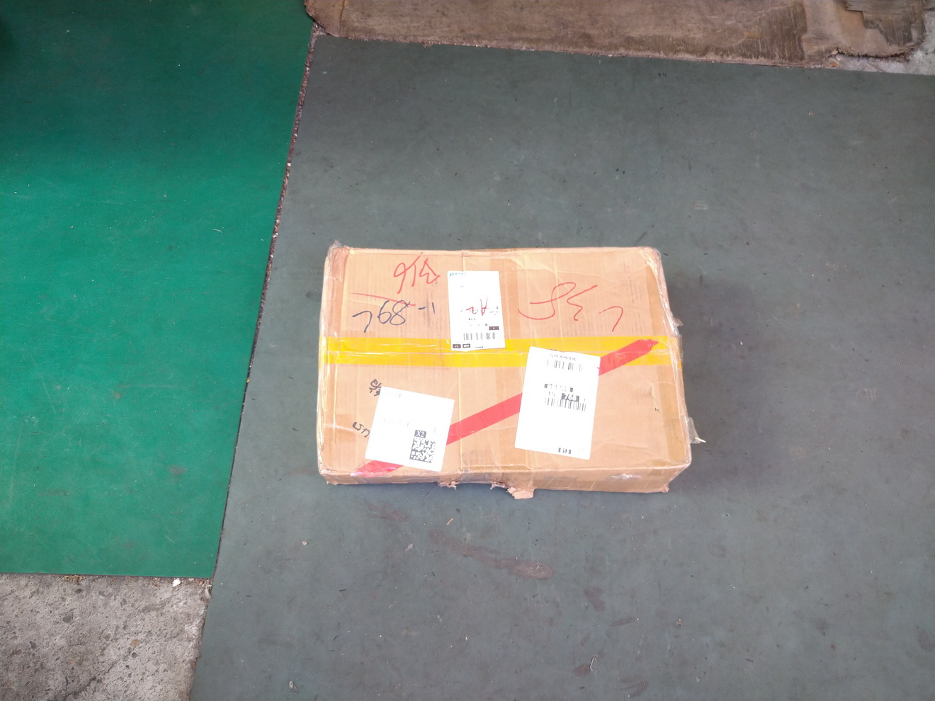 開箱新買的駐車架及手動升降台，讓修車更便利9789|小老婆汽機車資訊網