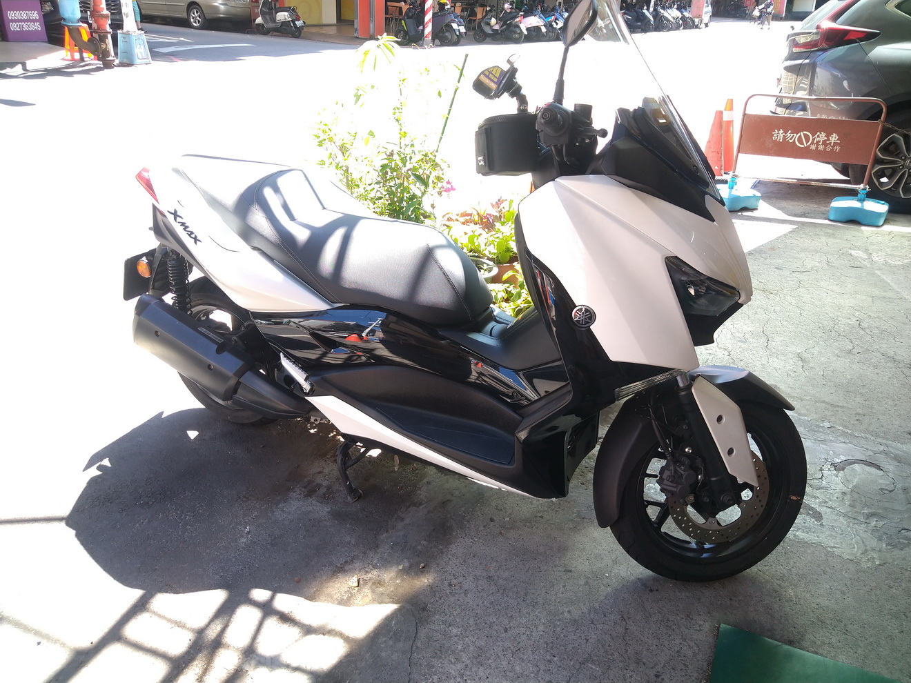 開箱新買的駐車架及手動升降台，讓修車更便利5116|小老婆汽機車資訊網