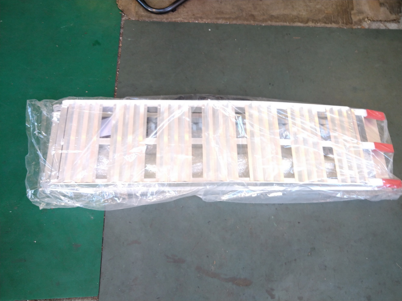 開箱新買的駐車架及手動升降台，讓修車更便利9070|小老婆汽機車資訊網