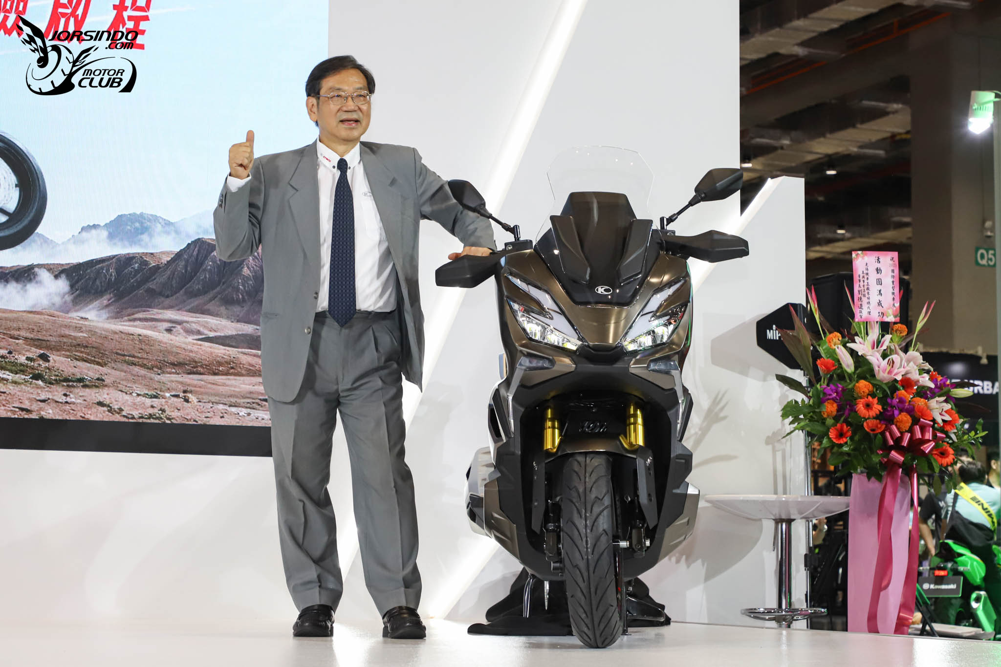 [2025重車展] 198,000 元！光陽跨界速克達 Xciting X350 國內發表7744|小老婆汽機車資訊網