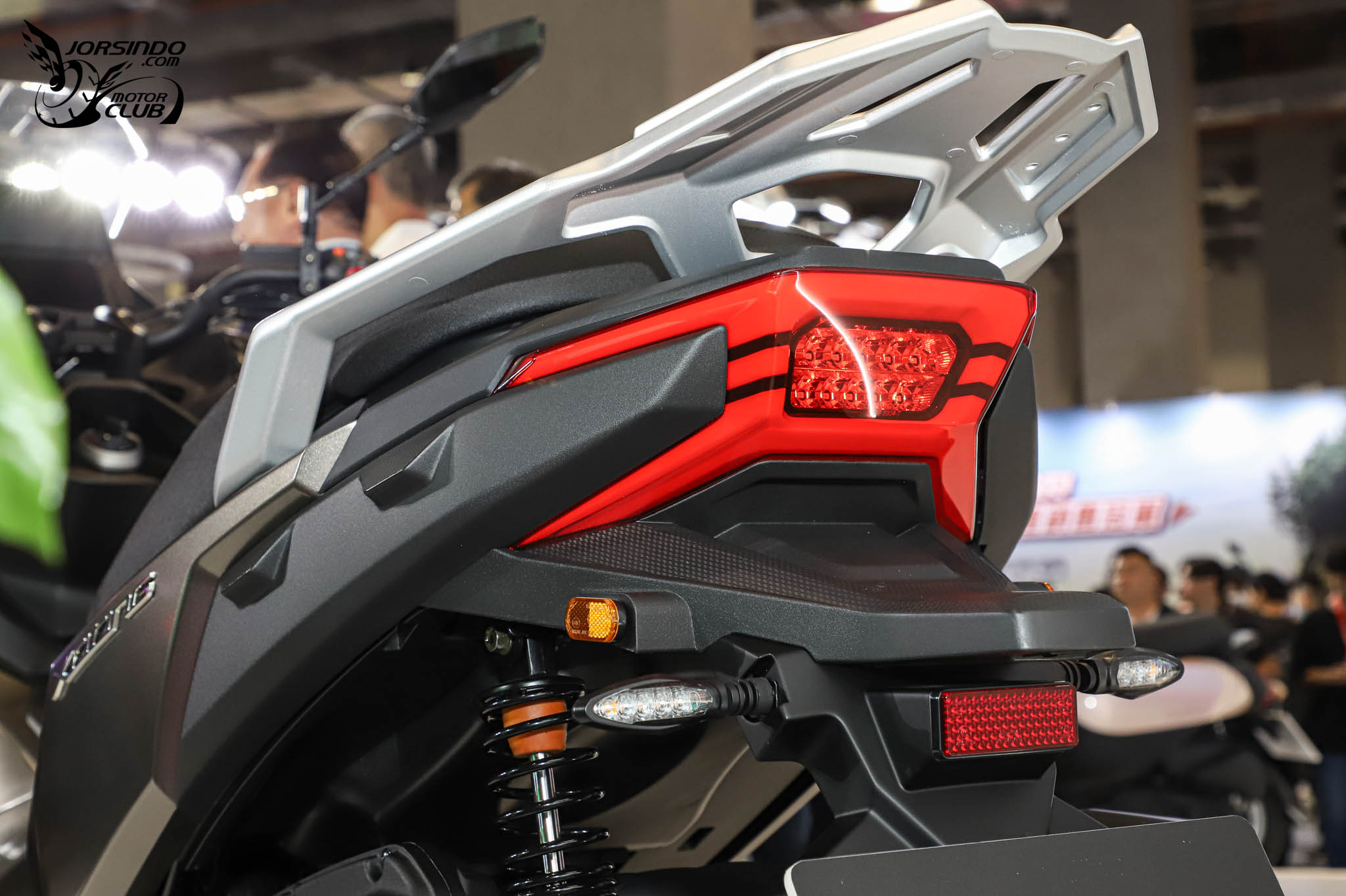 [2025重車展] 198,000 元！光陽跨界速克達 Xciting X350 國內發表3453|小老婆汽機車資訊網