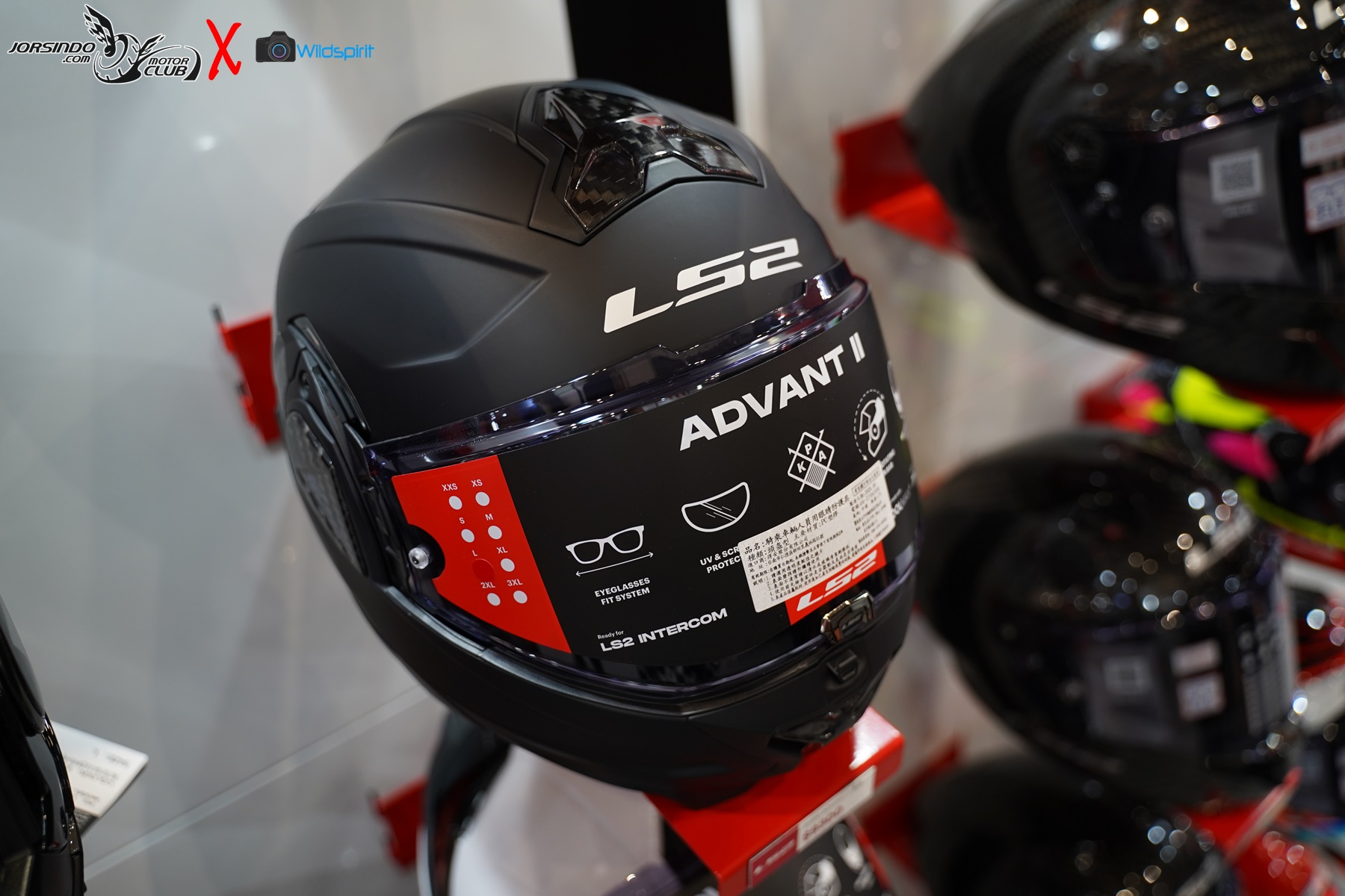[2025重車展] 【LS2 / M2R】碳纖新品 整合式BT/DVR2334|小老婆汽機車資訊網
