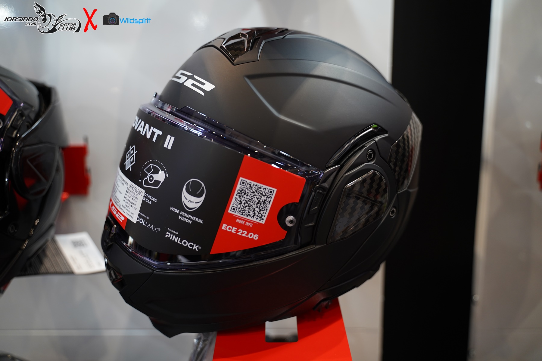 [2025重車展] 【LS2 / M2R】碳纖新品 整合式BT/DVR1701|小老婆汽機車資訊網