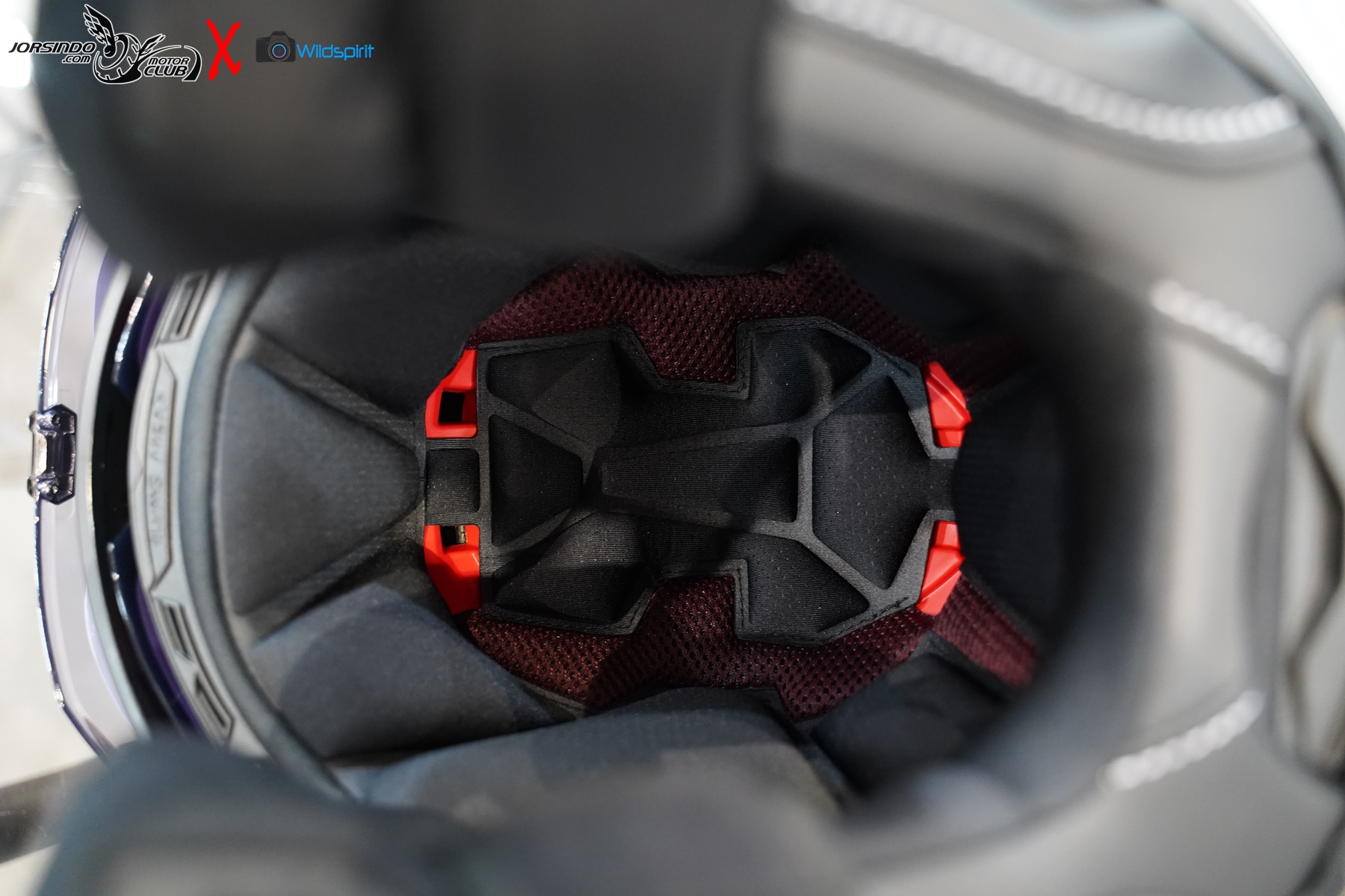 [2025重車展] 【LS2 / M2R】碳纖新品 整合式BT/DVR2823|小老婆汽機車資訊網