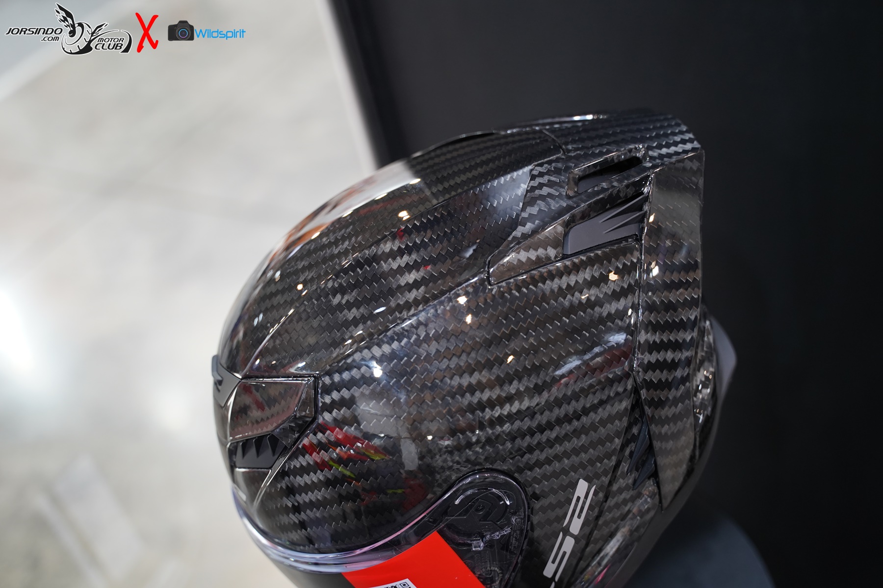 [2025重車展] 【LS2 / M2R】碳纖新品 整合式BT/DVR899|小老婆汽機車資訊網