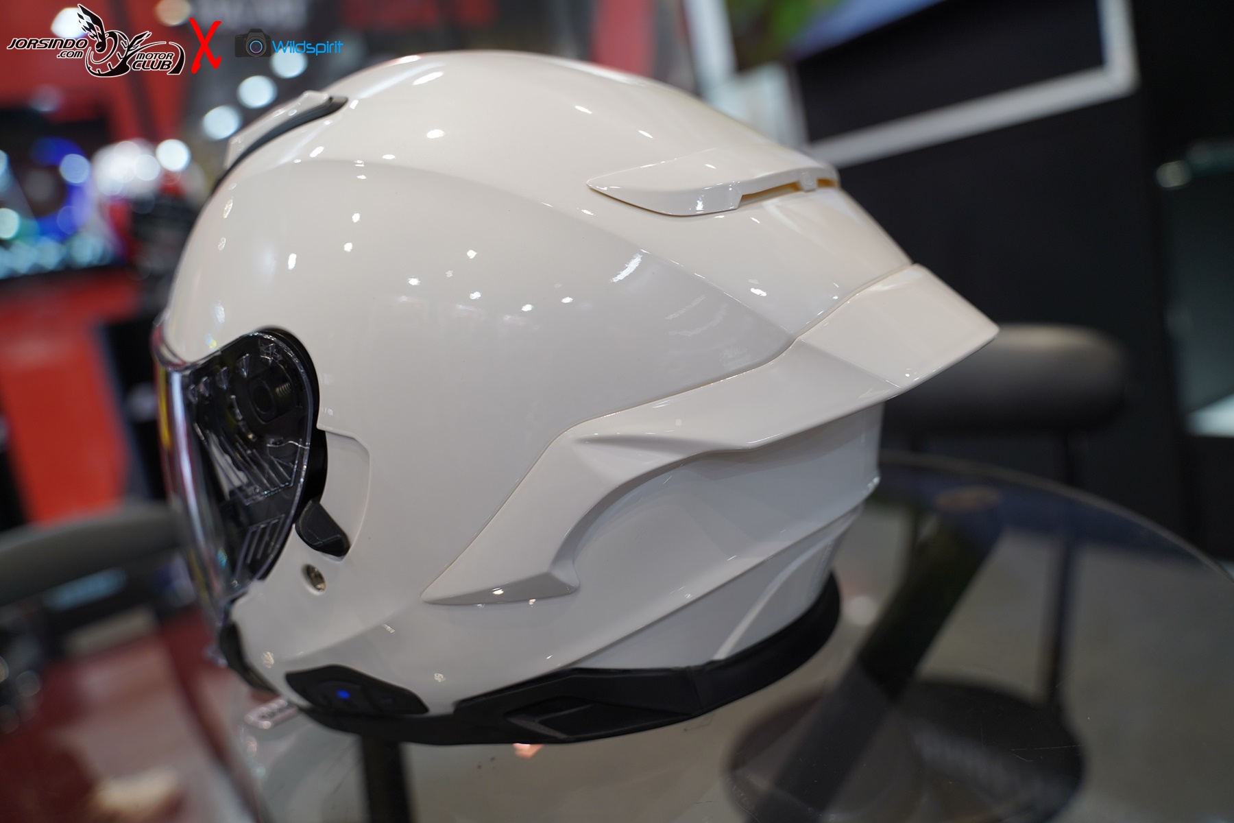 [2025重車展] 【LS2 / M2R】碳纖新品 整合式BT/DVR8458|小老婆汽機車資訊網