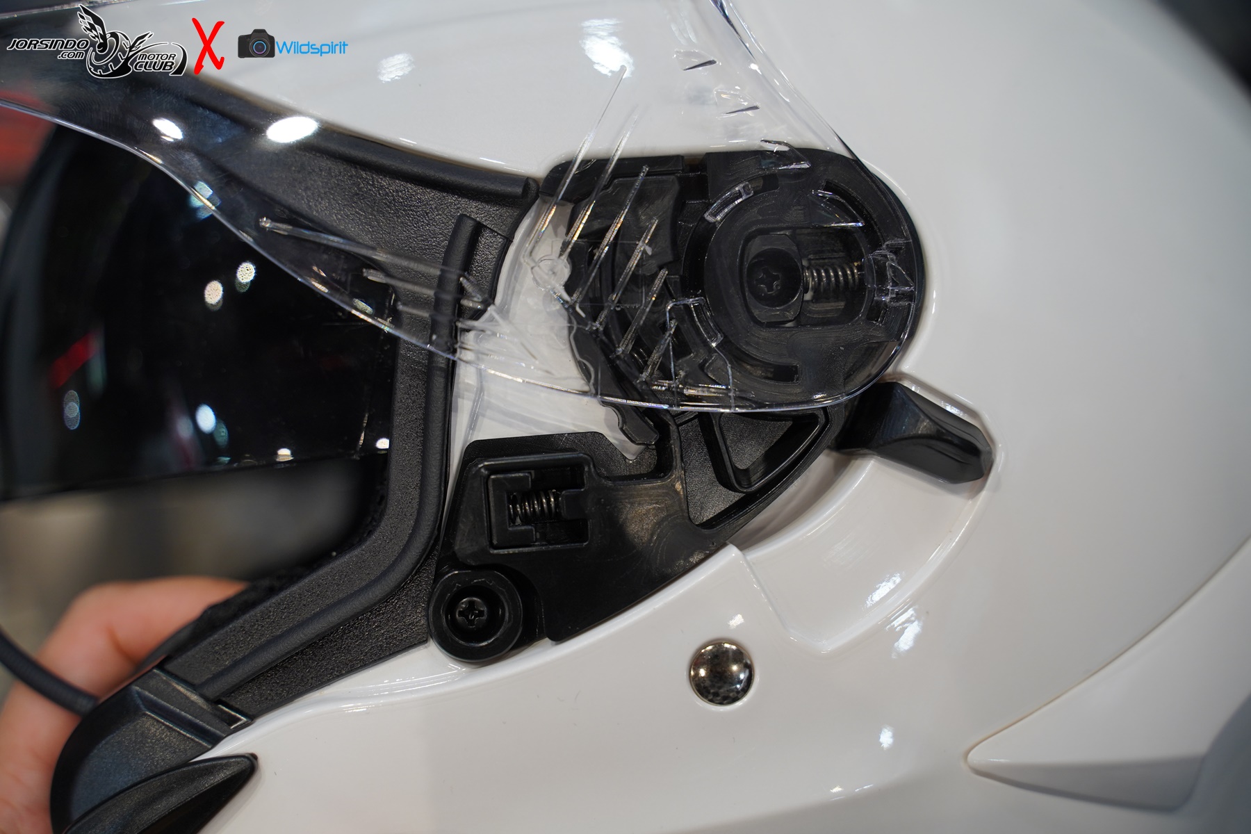 [2025重車展] 【LS2 / M2R】碳纖新品 整合式BT/DVR7691|小老婆汽機車資訊網