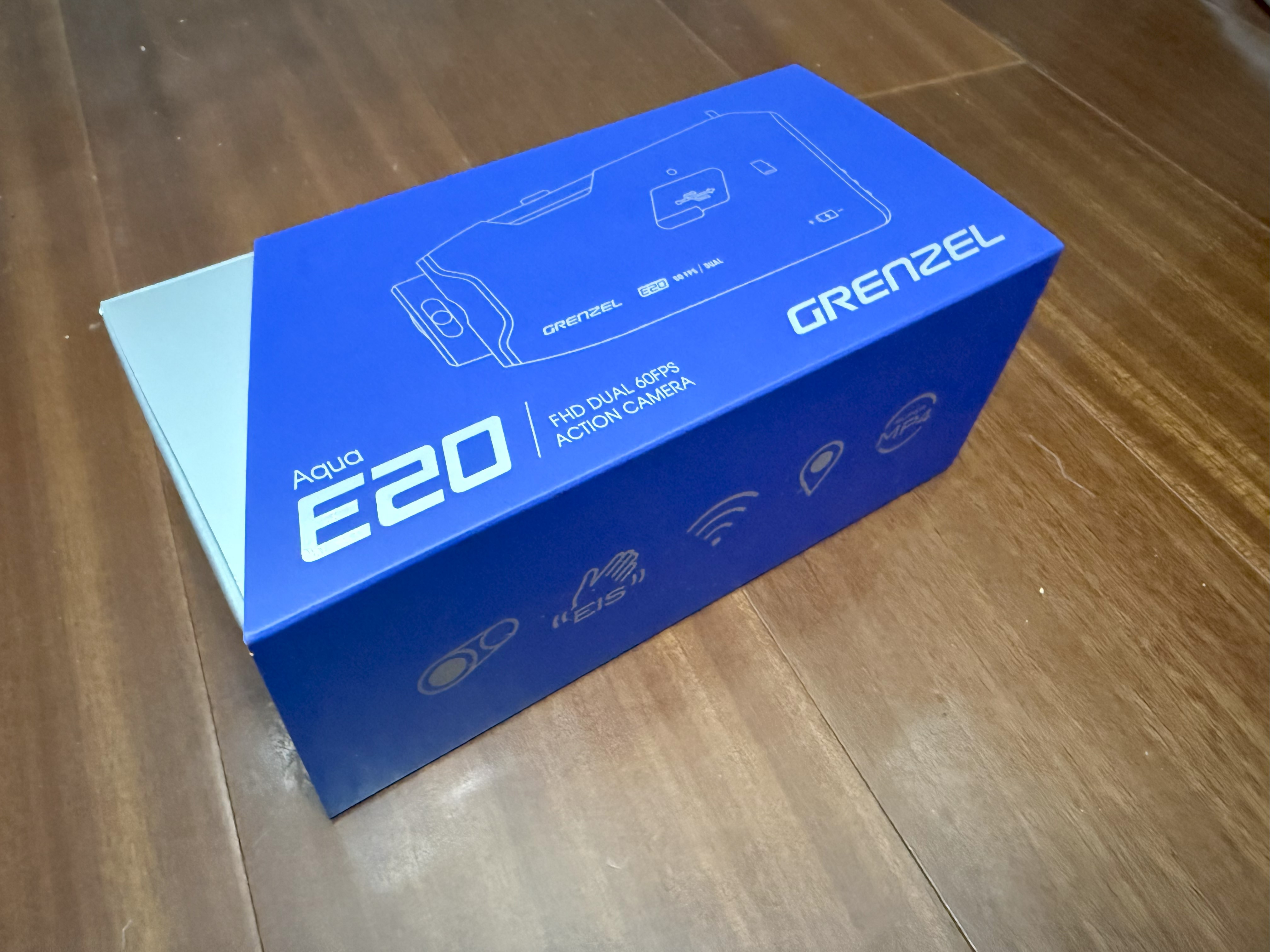 雲創 E20 前後雙鏡頭(白) 頭戴式行車紀錄器 開箱6148|小老婆汽機車資訊網