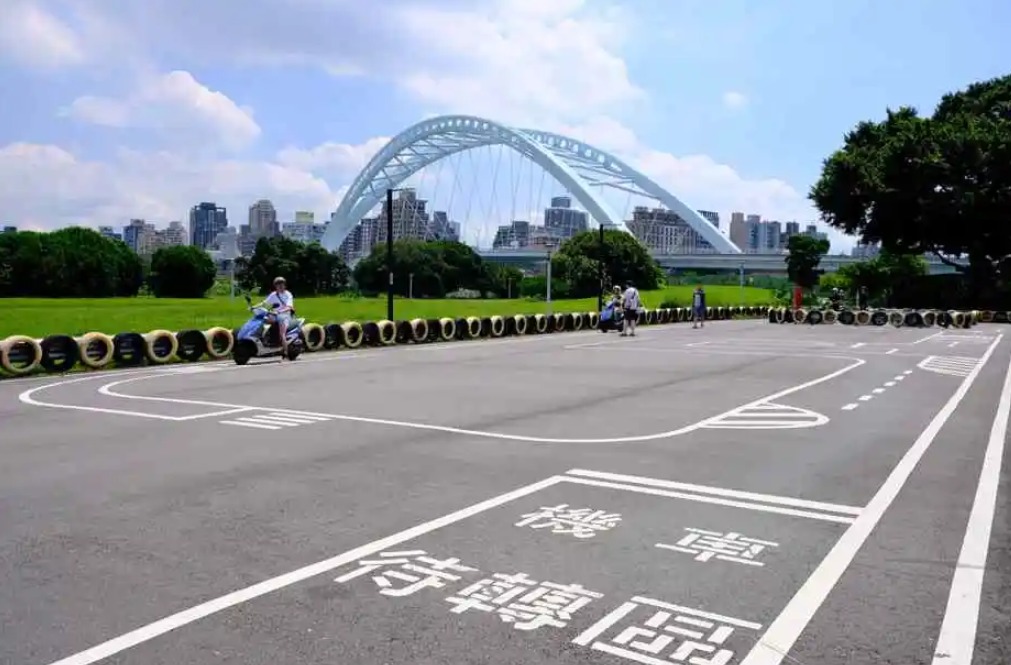[轉貼]考駕照難度升 新北9處免費機車練習場開放至晚間9點5928|小老婆汽機車資訊網