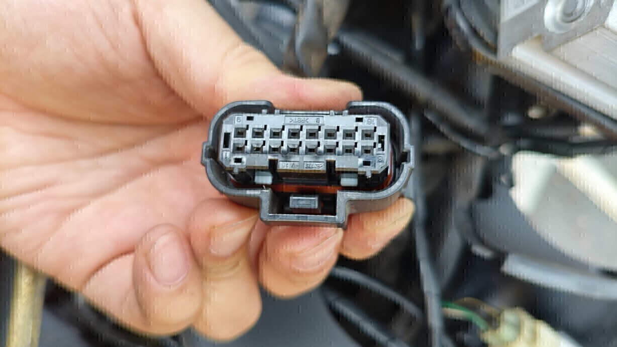 FNX ABS故障亮燈查修7582|小老婆汽機車資訊網