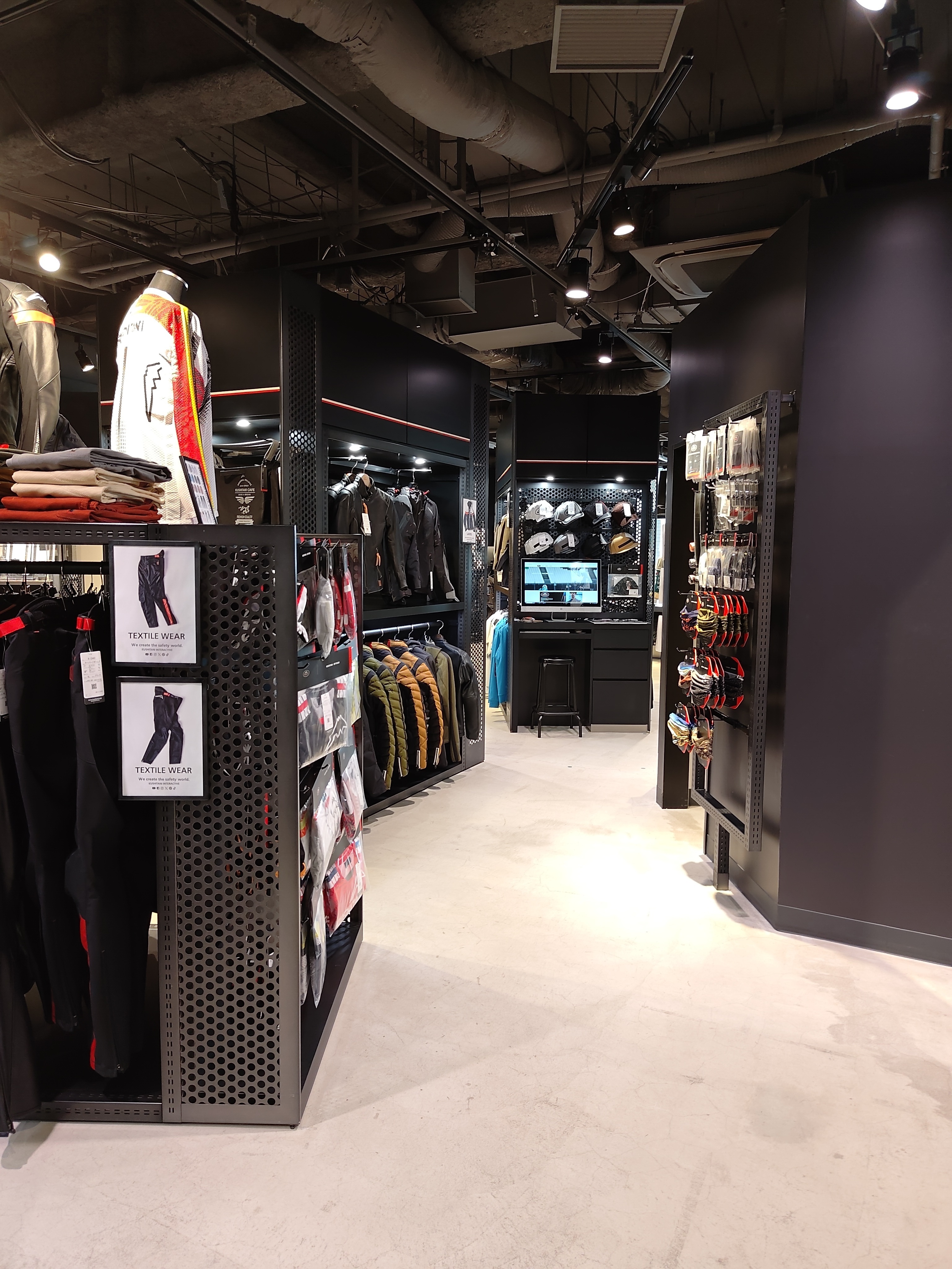 日本-橫濱-Kushitani Performance Store 橫濱店-走走看看踩點去!2553|小老婆汽機車資訊網