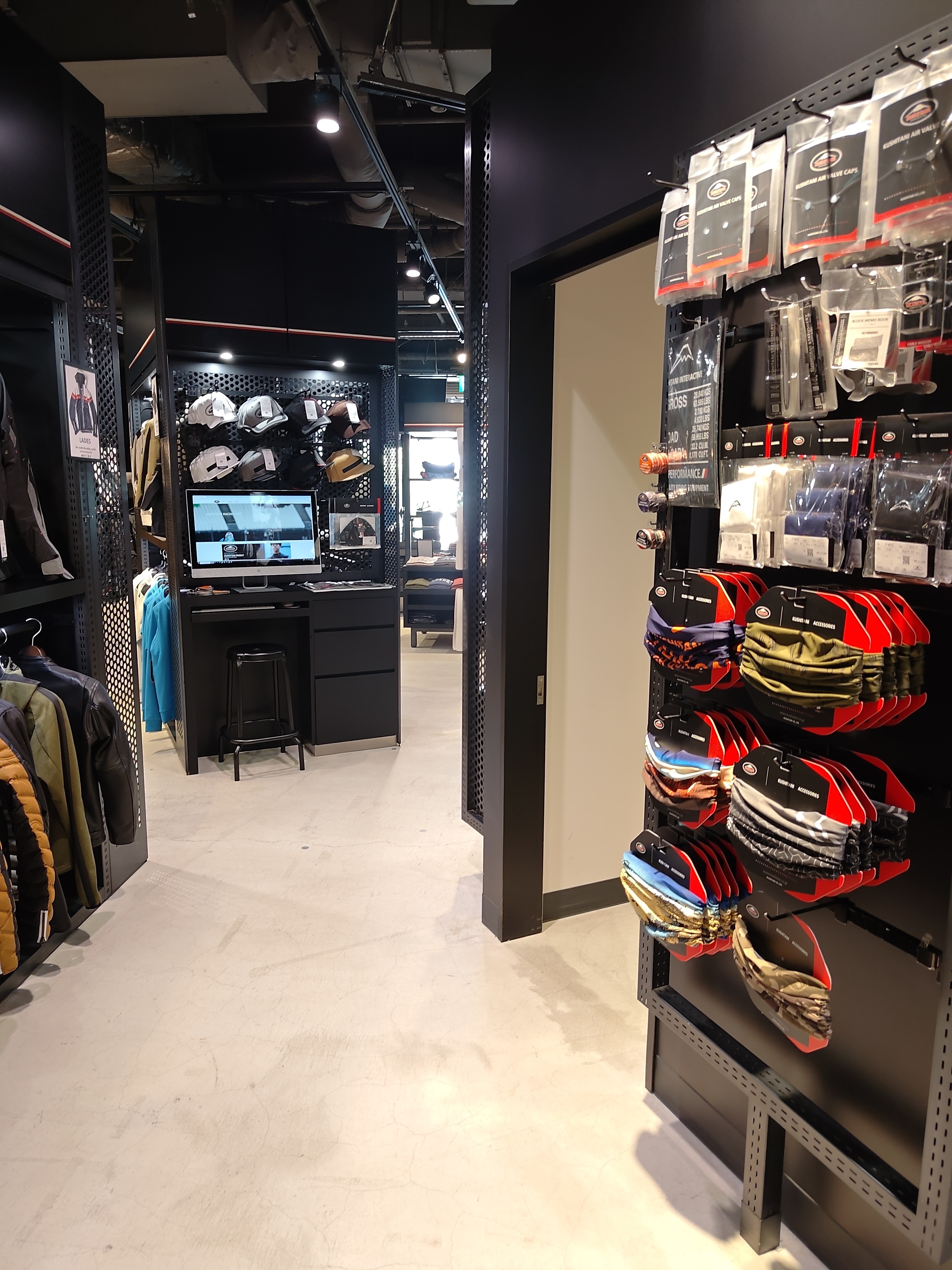 日本-橫濱-Kushitani Performance Store 橫濱店-走走看看踩點去!8839|小老婆汽機車資訊網