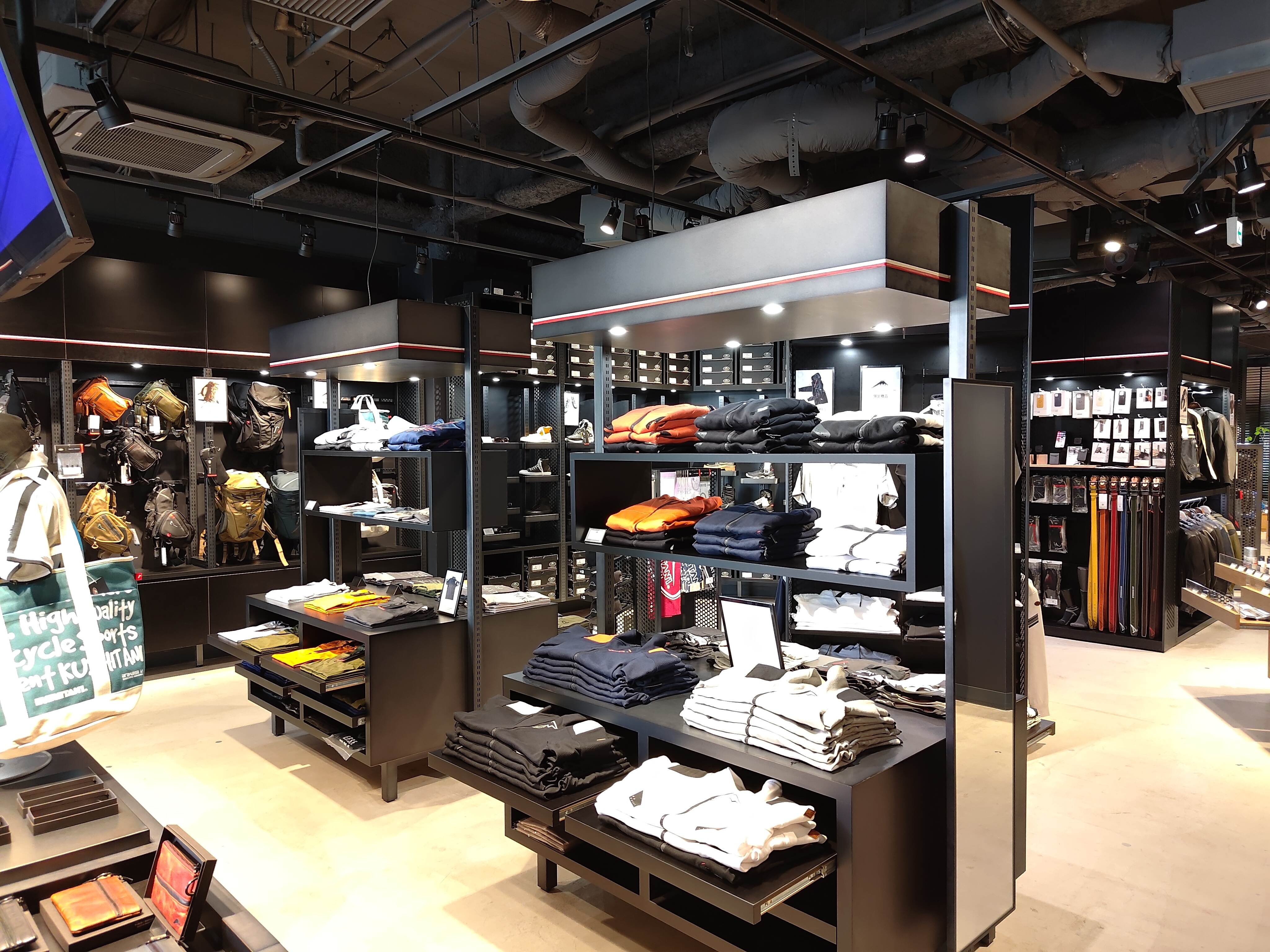 日本-橫濱-Kushitani Performance Store 橫濱店-走走看看踩點去!8432|小老婆汽機車資訊網