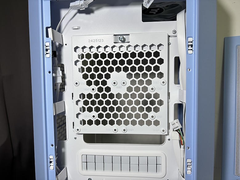 像老朋友般的熟悉感 Thermaltake 曜越科技 The Tower 2501822|小老婆汽機車資訊網