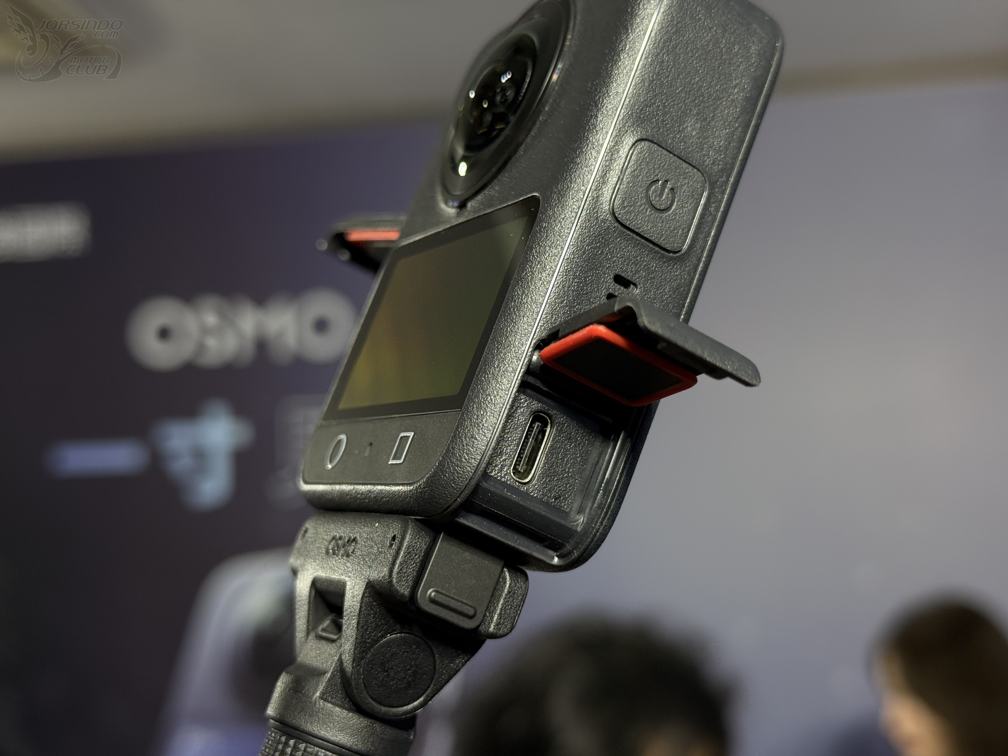 DJI Osmo 360全景 1 吋運動相機登台！8K50p、1.2億拍照「全」給你1338|DJI,Osmo 360,全景相機小老婆汽機車資訊網