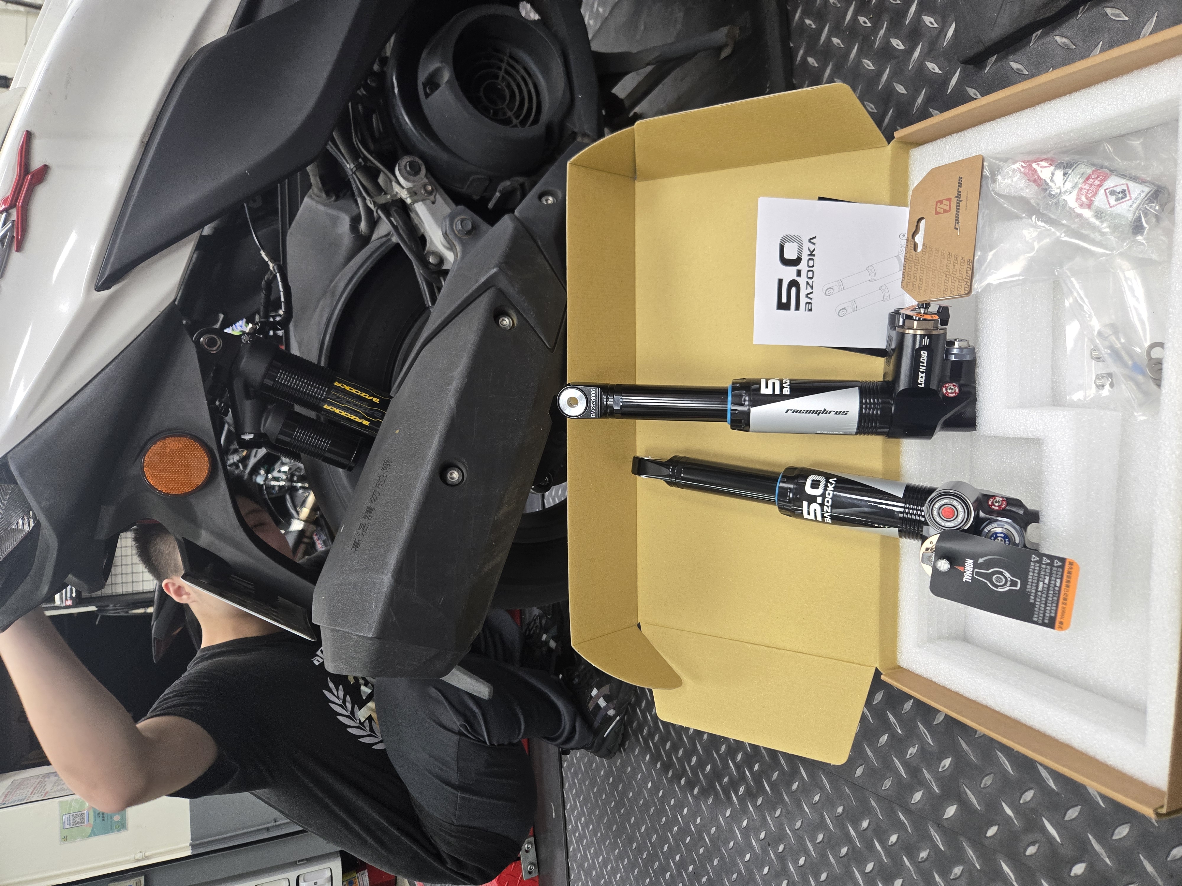 【開箱】 RacingBros 2025 Bazooka 5.0 全新進化完全體2649|小老婆汽機車資訊網