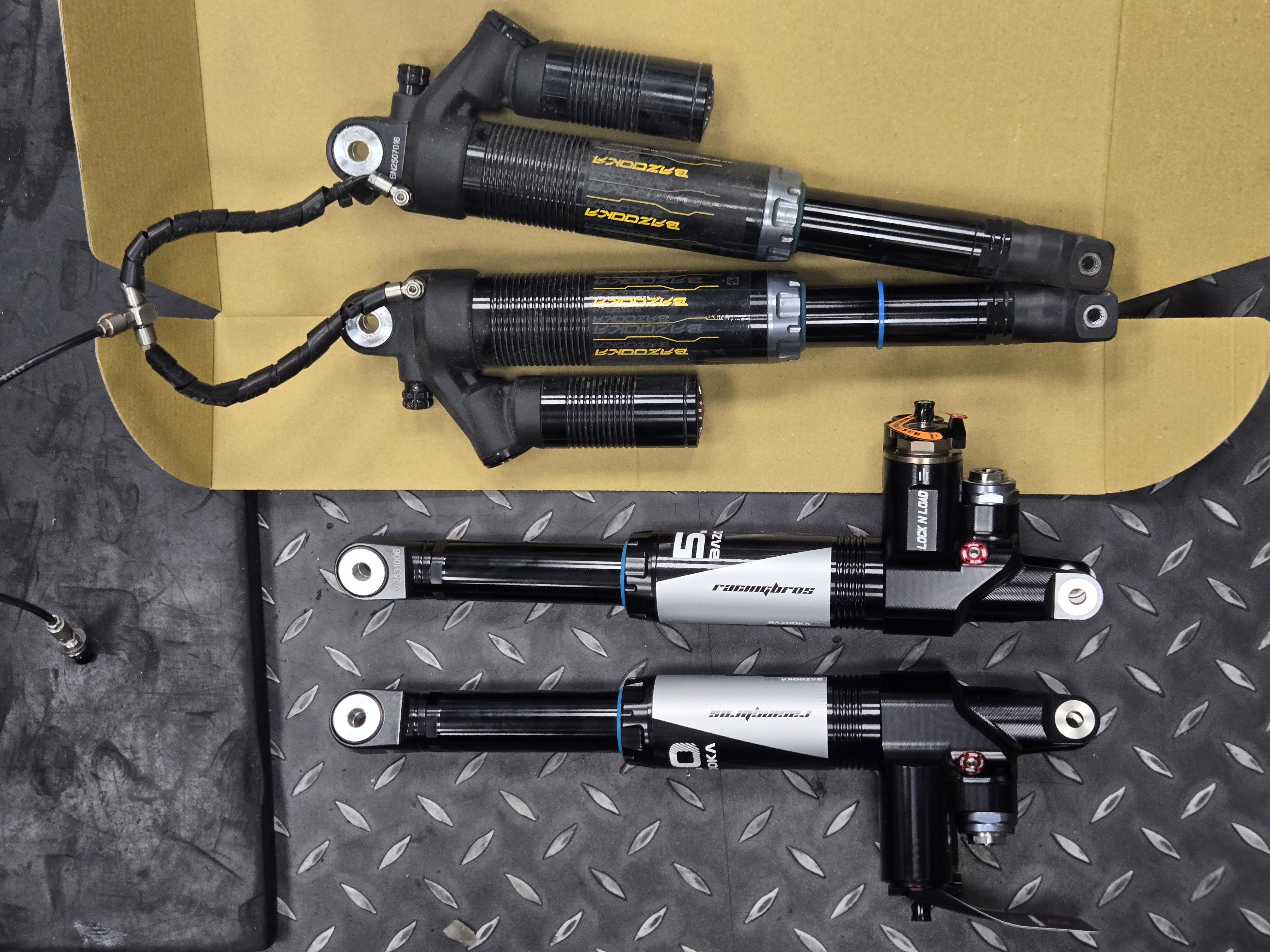 【開箱】 RacingBros 2025 Bazooka 5.0 全新進化完全體6063|小老婆汽機車資訊網