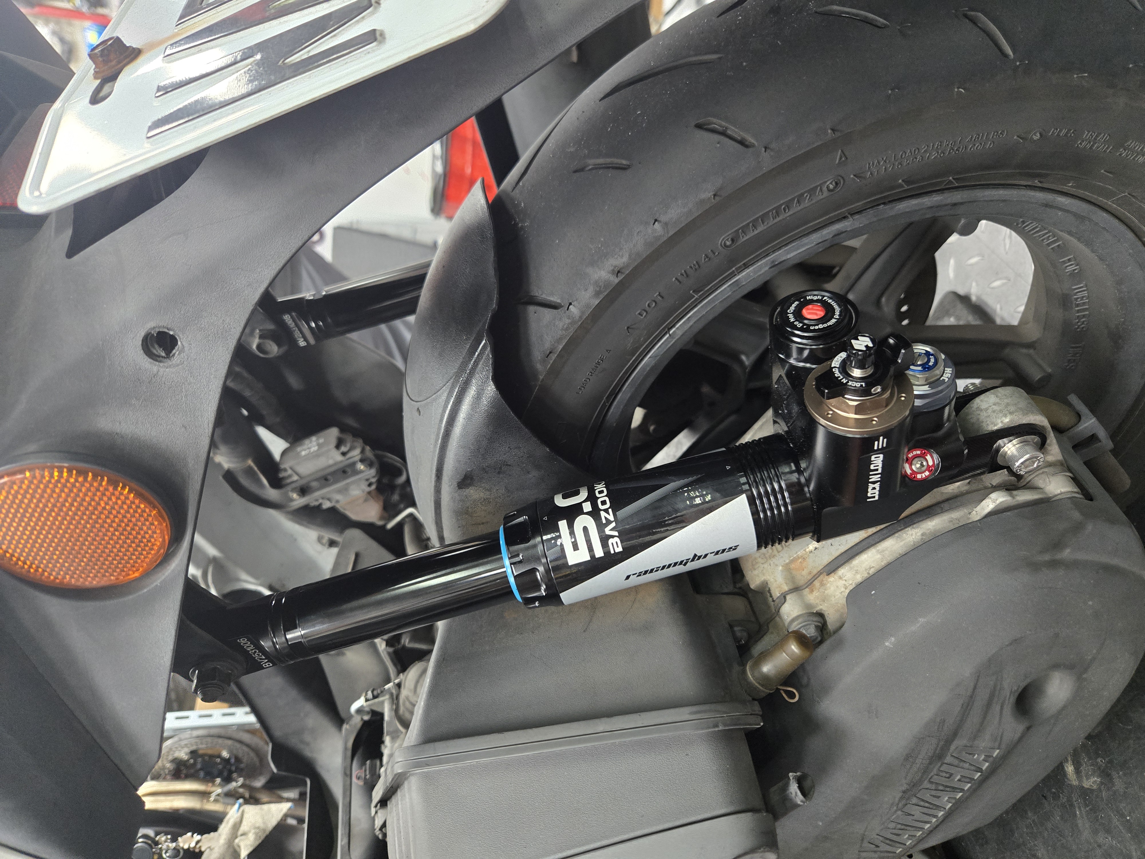 【開箱】 RacingBros 2025 Bazooka 5.0 全新進化完全體8555|小老婆汽機車資訊網
