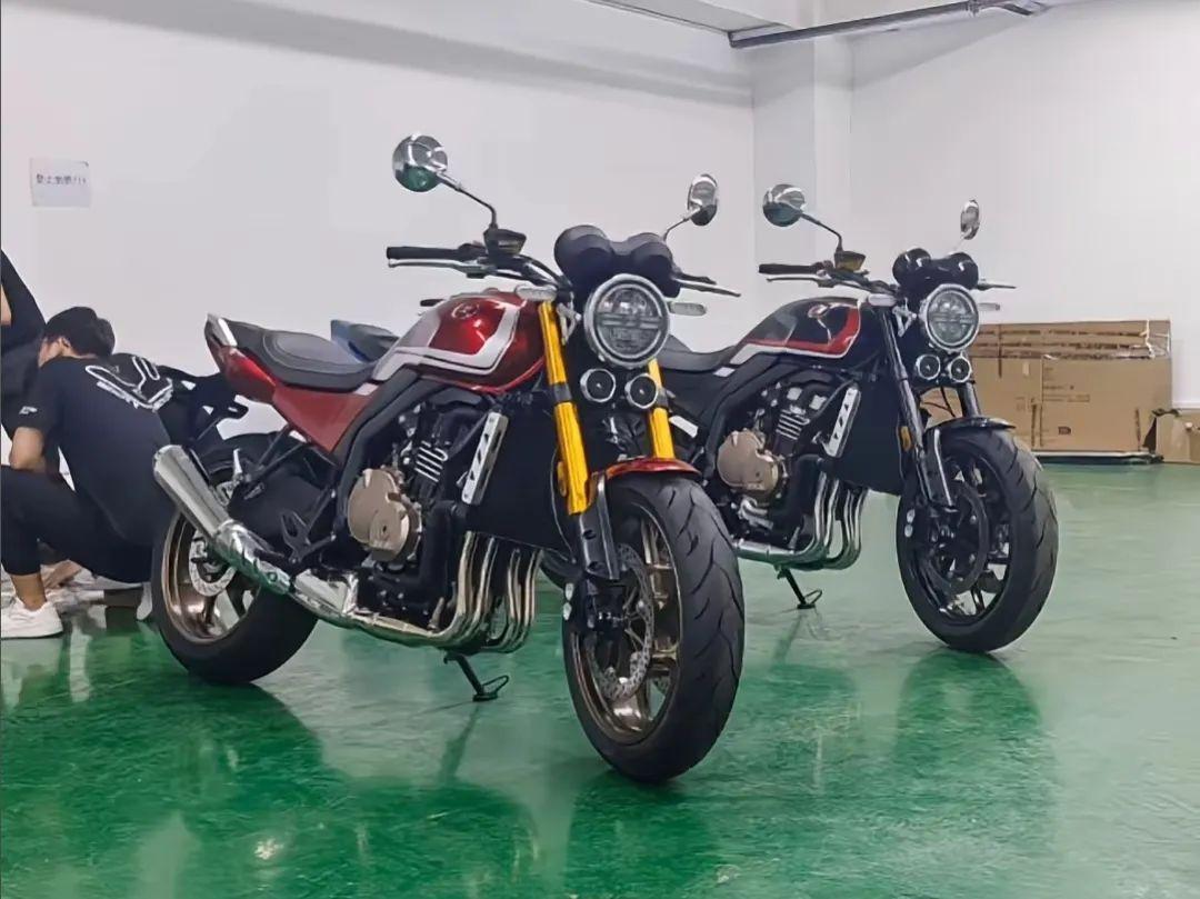 [大陆车讯]25年摩博会 张雪机车 三大看点：500F、820RR、复...5221|小老婆汽機車資訊網