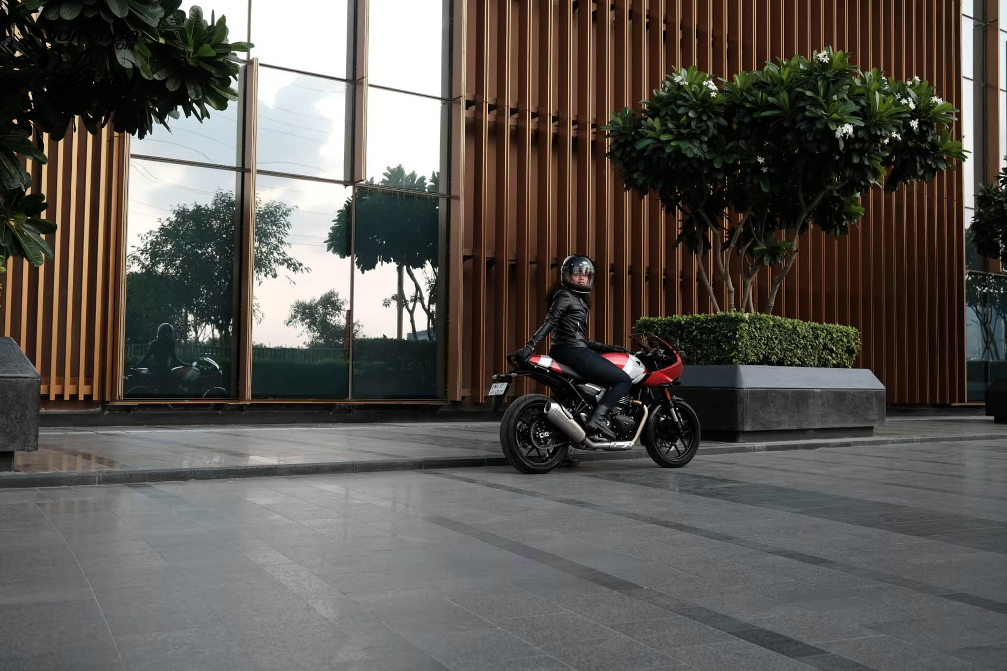 Triumph Thruxton 400 正式發表，印度紳士子彈8379|小老婆汽機車資訊網