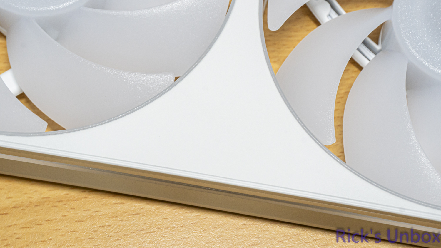 【開箱】NZXT新版ELITE水冷 | NZXT KRAKEN ELITE 360 RGB WHITE V27239|小老婆汽機車資訊網