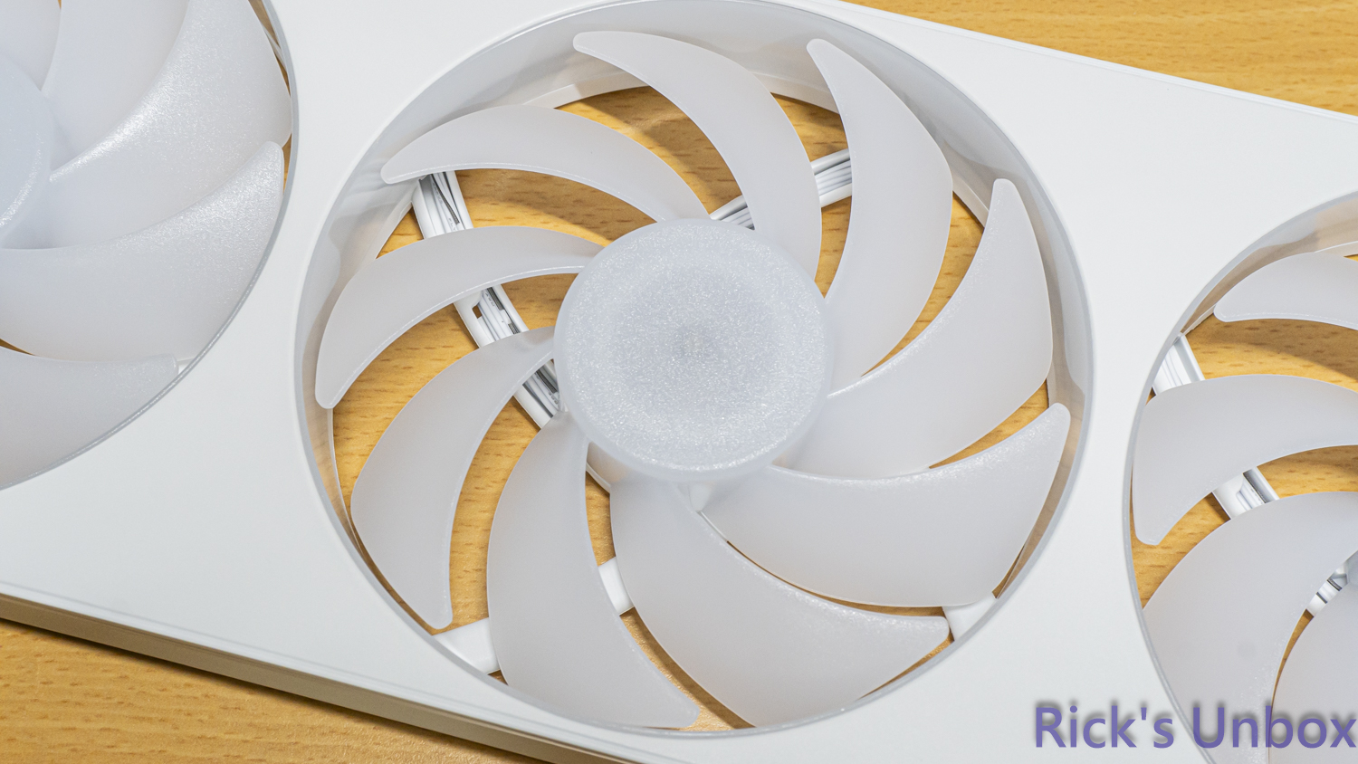 【開箱】NZXT新版ELITE水冷 | NZXT KRAKEN ELITE 360 RGB WHITE V28545|小老婆汽機車資訊網