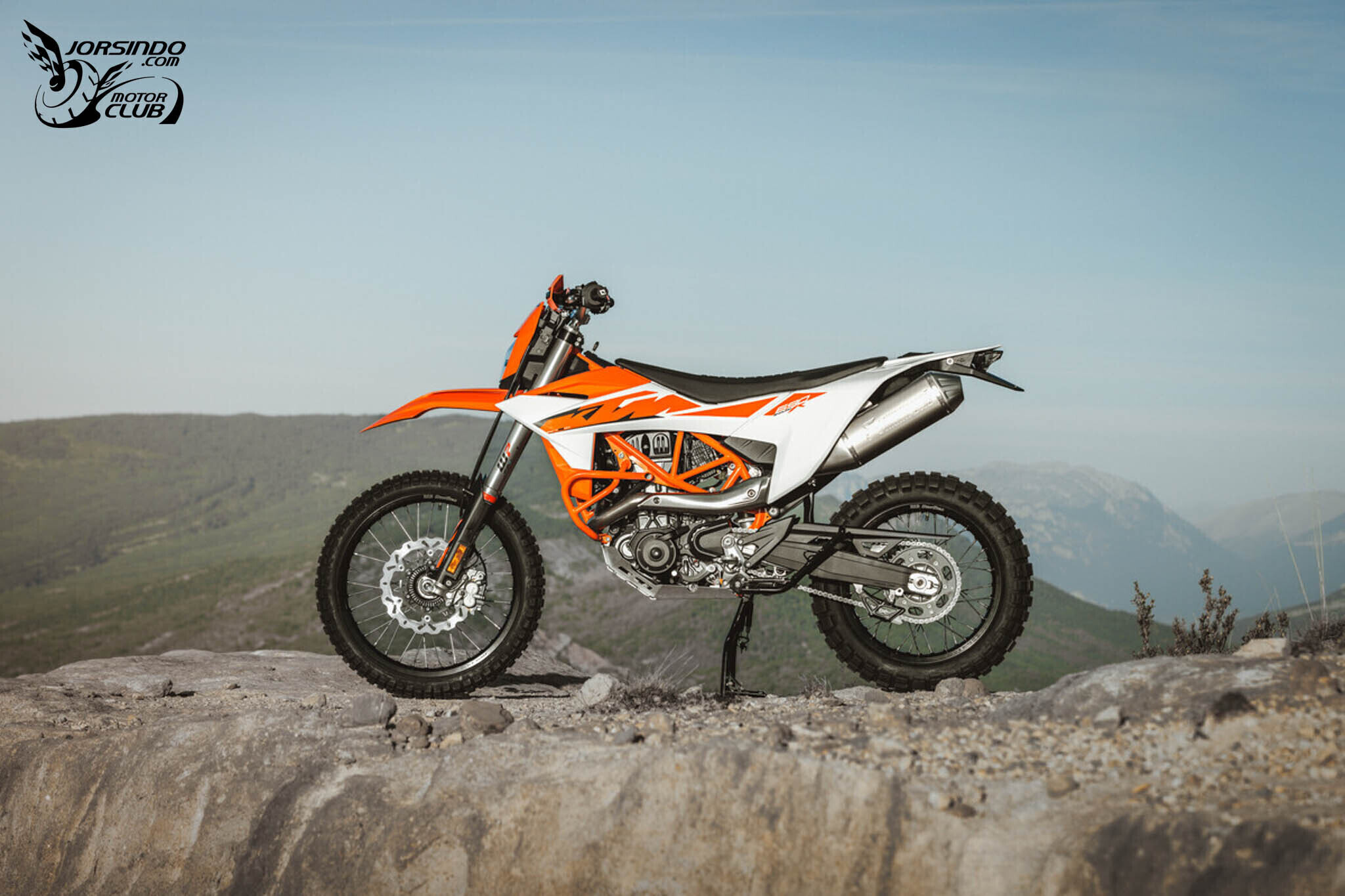 窮過的滑胎浪子！2026 KTM 690 SMC R / ENDURO R 發表6932|小老婆汽機車資訊網