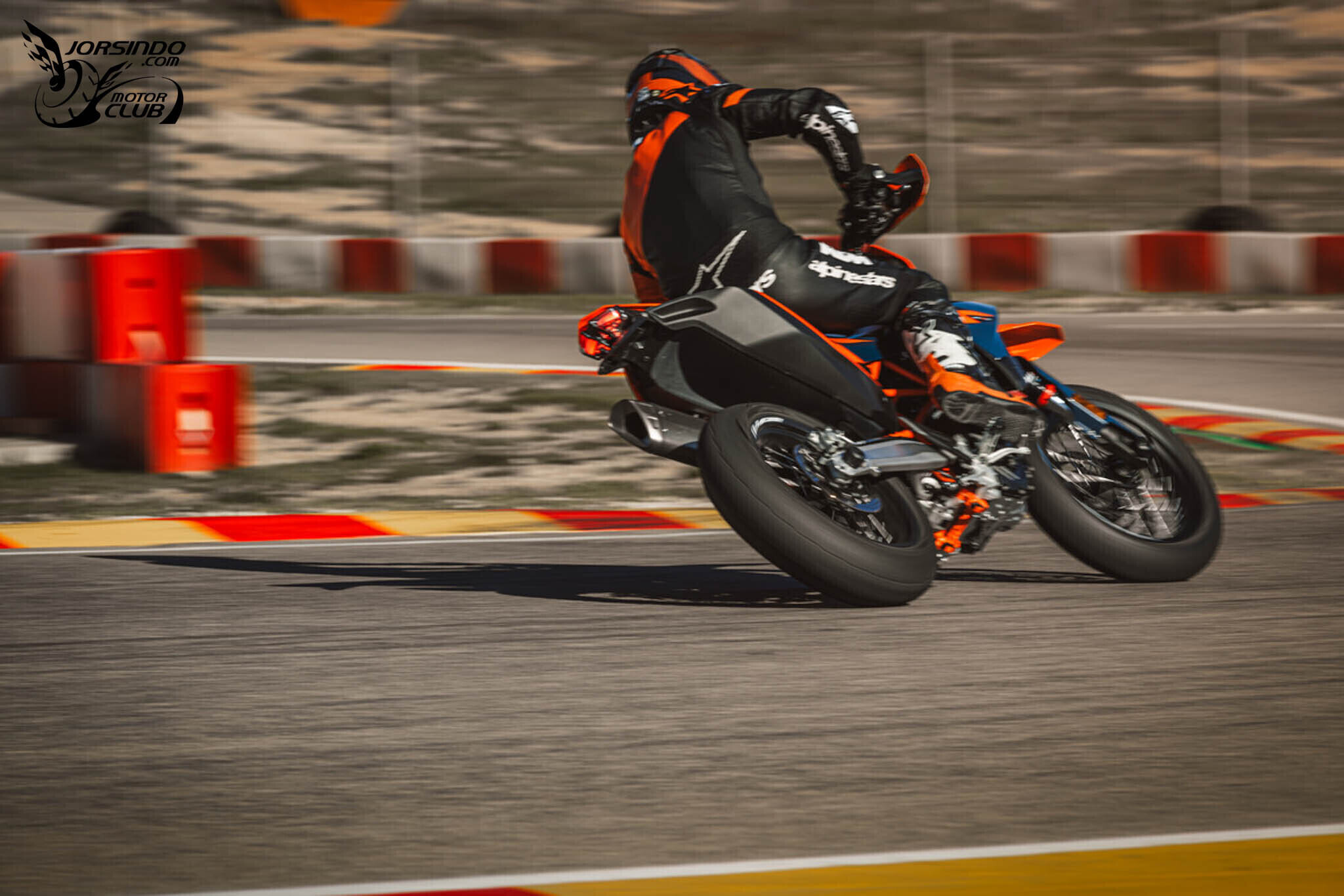 窮過的滑胎浪子！2026 KTM 690 SMC R / ENDURO R 發表1071|小老婆汽機車資訊網