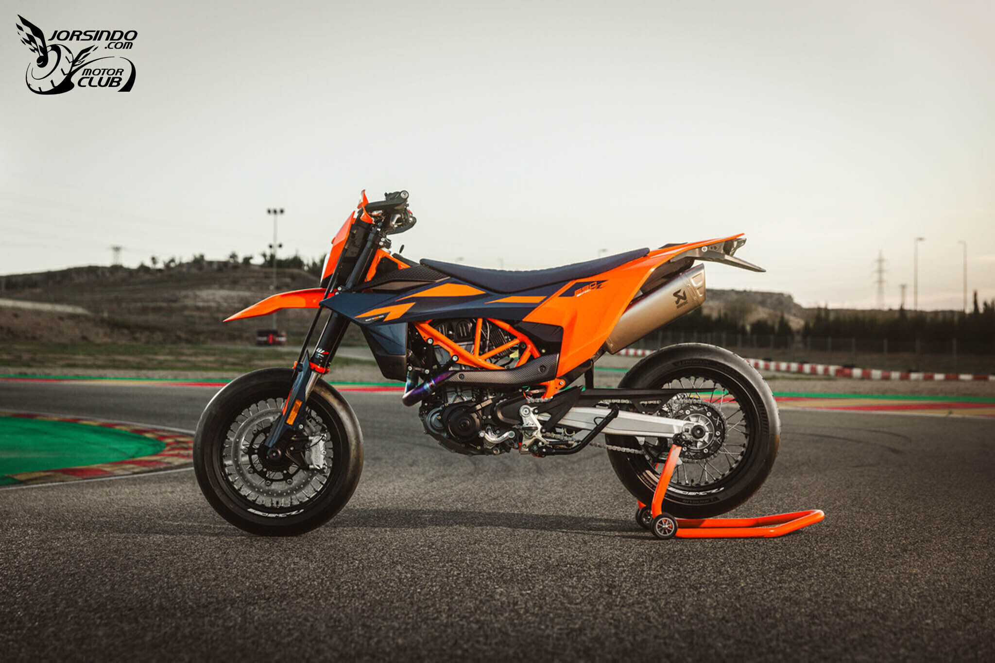 窮過的滑胎浪子！2026 KTM 690 SMC R / ENDURO R 發表1371|小老婆汽機車資訊網