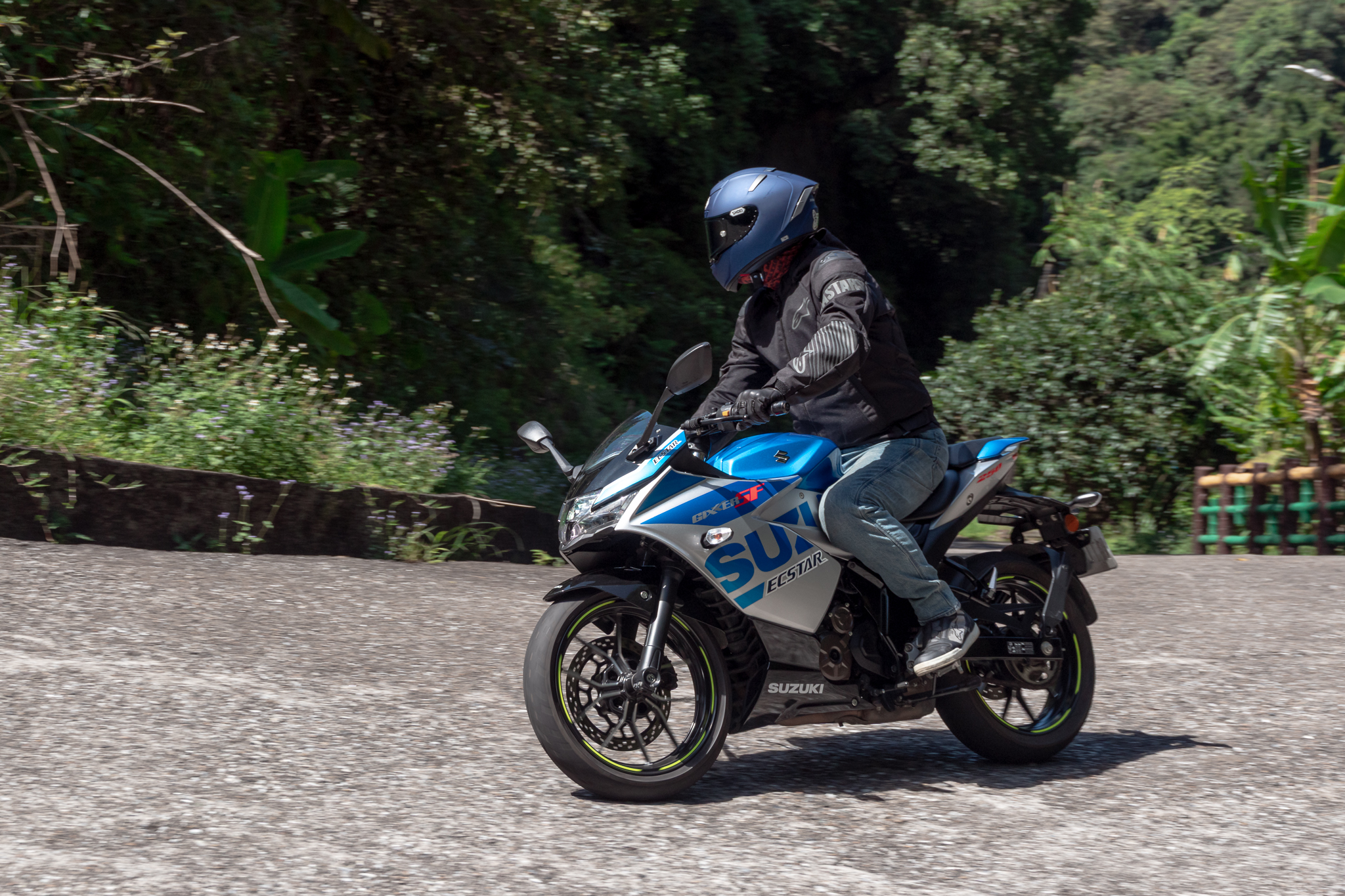 通勤跑山皆宜！跨上 SUZUKI GIXXER SF 250 改變生活態度7790|suzuki,gixxer250,gixxer,油冷引擎,跑車小老婆汽機車資訊網