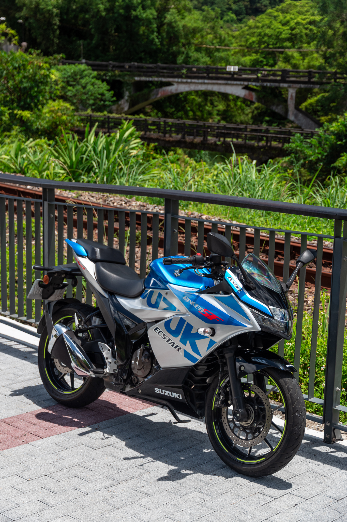 通勤跑山皆宜！跨上 SUZUKI GIXXER SF 250 改變生活態度9350|suzuki,gixxer250,gixxer,油冷引擎,跑車小老婆汽機車資訊網