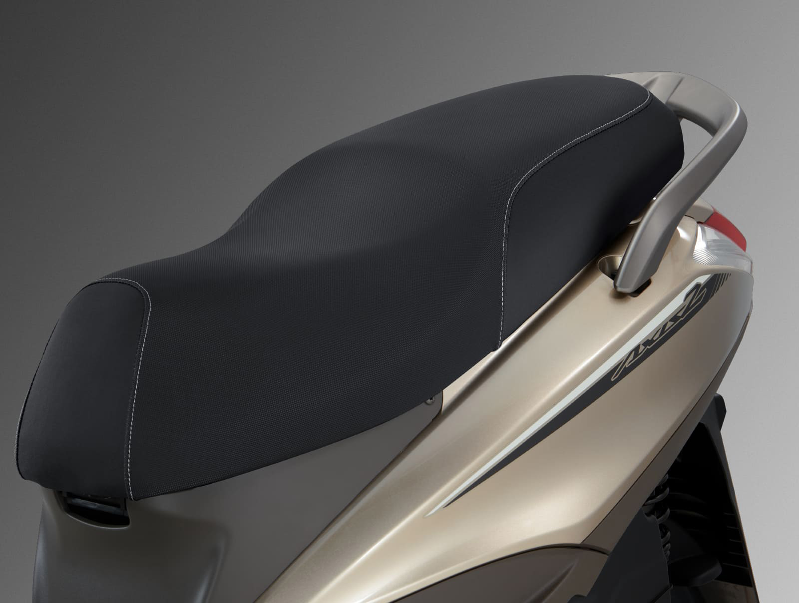 2025 山葉勁豪 125 新色登場！質感香檳「金」價水7331|小老婆汽機車資訊網