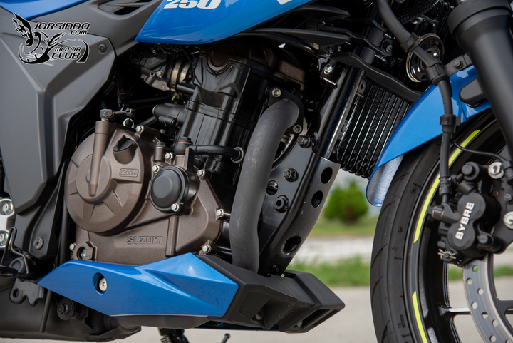 通勤跑山皆宜！跨上 SUZUKI GIXXER SF 250 改變生活態度5|suzuki,gixxer250,gixxer,油冷引擎,跑車小老婆汽機車資訊網