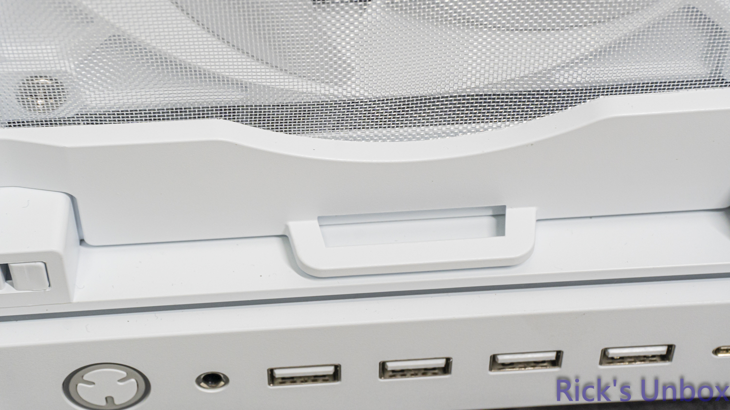 【開箱】高模組化頂級中塔機殼 | CORSAIR FRAME 5000D RS ARGB WHITE2623|小老婆汽機車資訊網