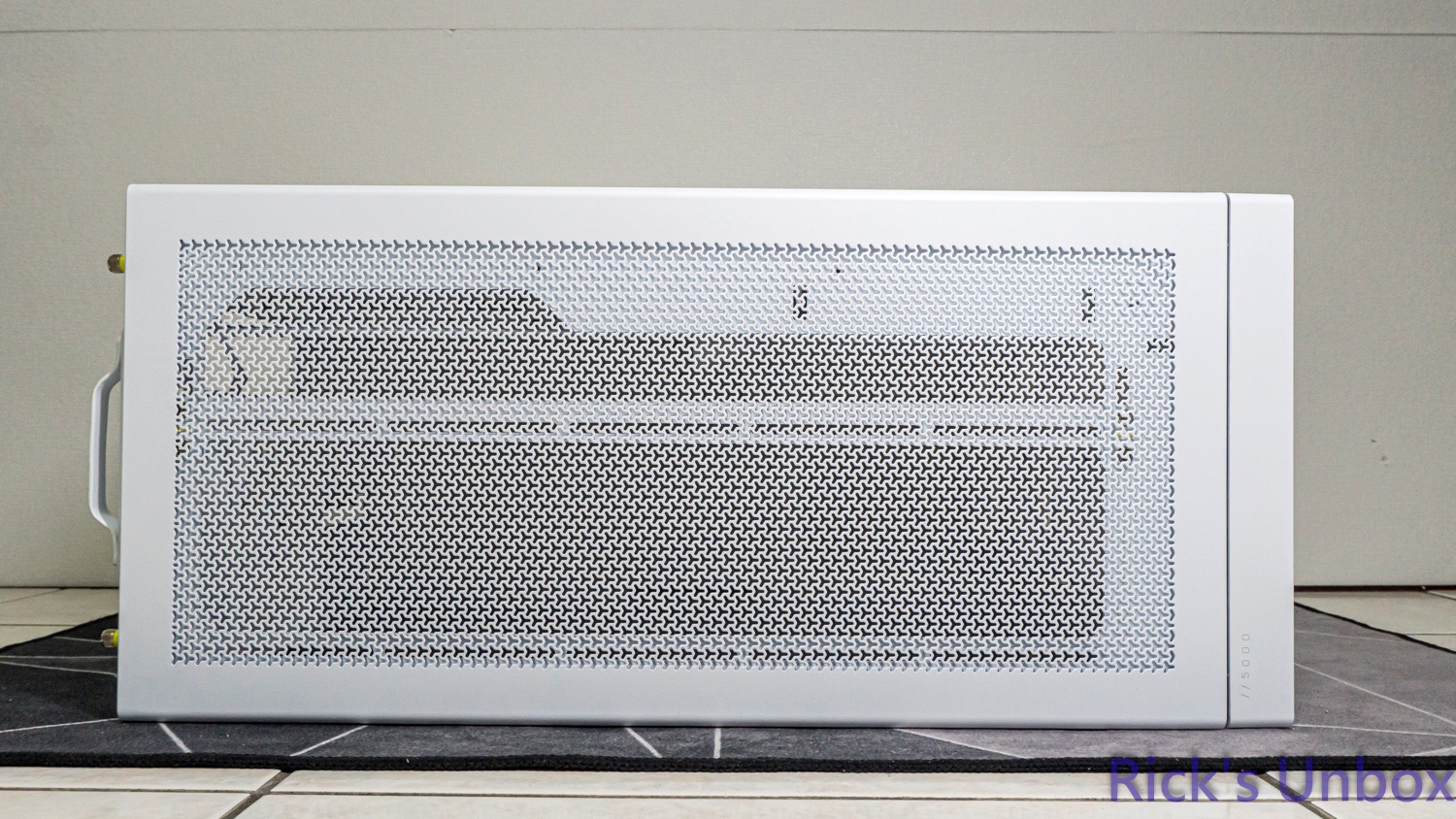 【開箱】高模組化頂級中塔機殼 | CORSAIR FRAME 5000D RS ARGB WHITE6393|小老婆汽機車資訊網