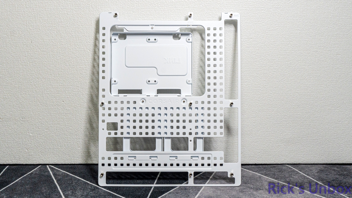 【開箱】高模組化頂級中塔機殼 | CORSAIR FRAME 5000D RS ARGB WHITE4058|小老婆汽機車資訊網
