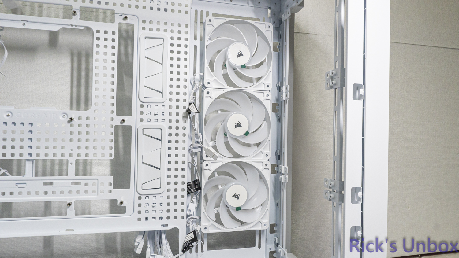 【開箱】高模組化頂級中塔機殼 | CORSAIR FRAME 5000D RS ARGB WHITE5033|小老婆汽機車資訊網